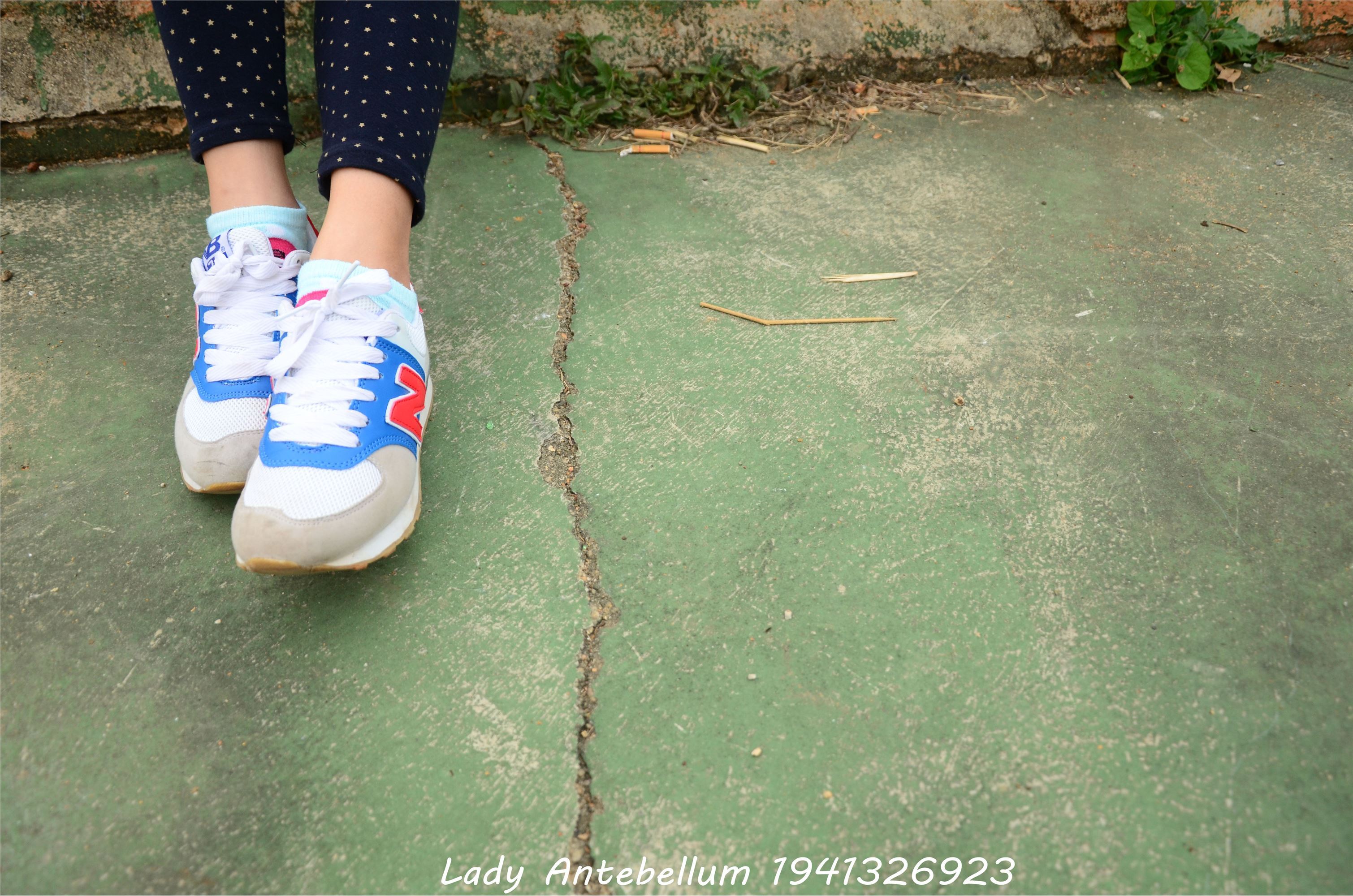 [战前女神] 恋足美腿棉袜女神级摄影套图 018