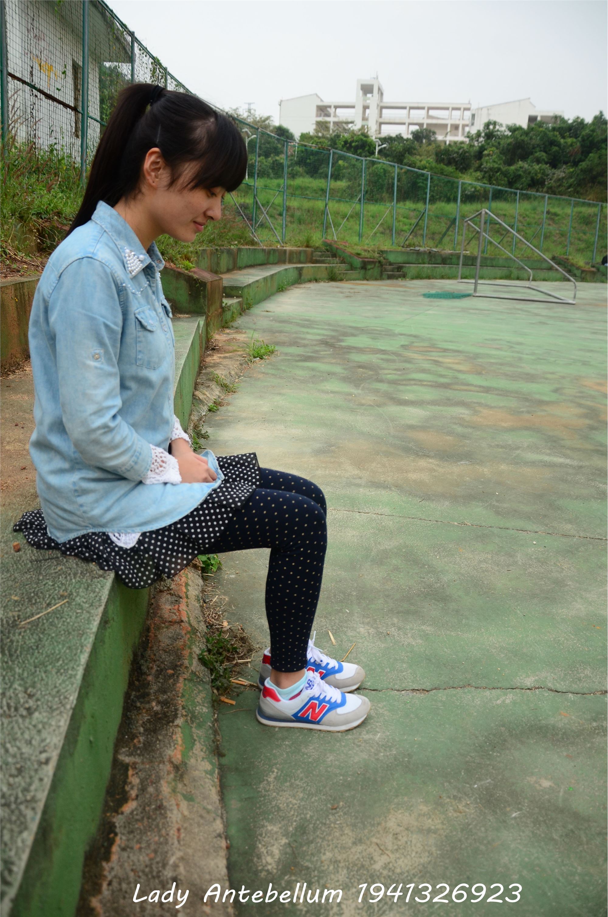 [战前女神] 恋足美腿棉袜女神级摄影套图 018