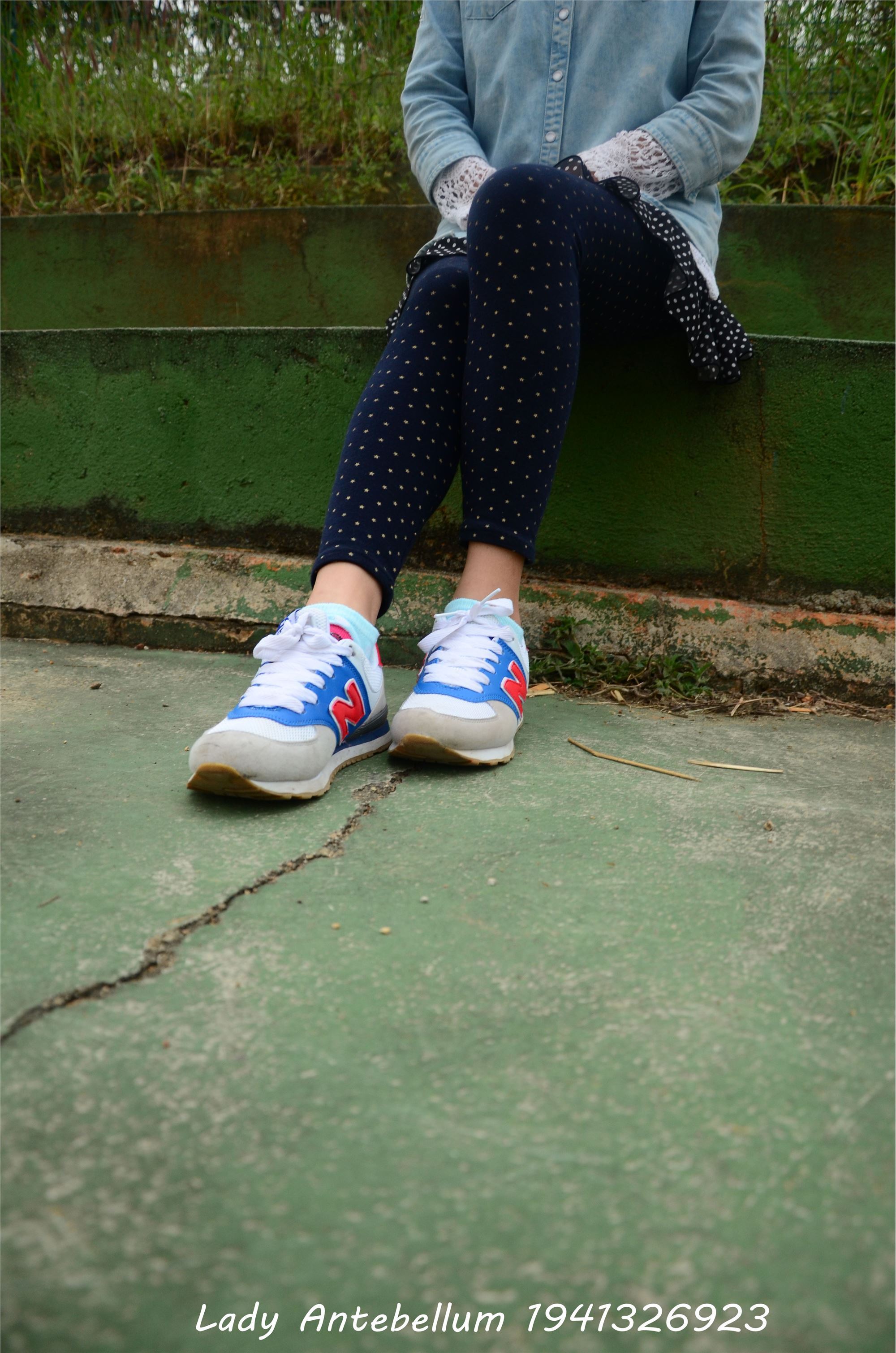 [战前女神] 恋足美腿棉袜女神级摄影套图 018