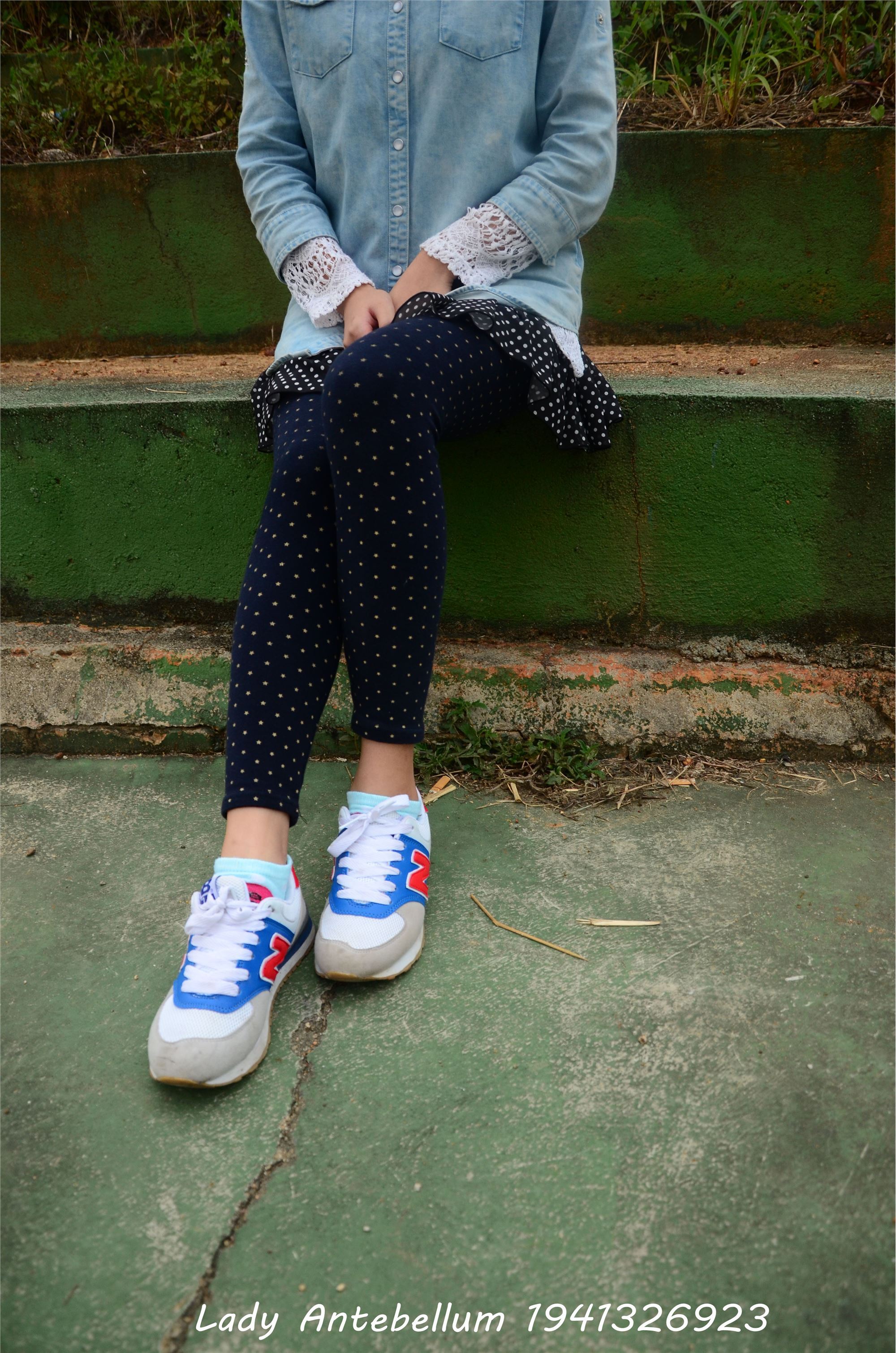 [战前女神] 恋足美腿棉袜女神级摄影套图 018