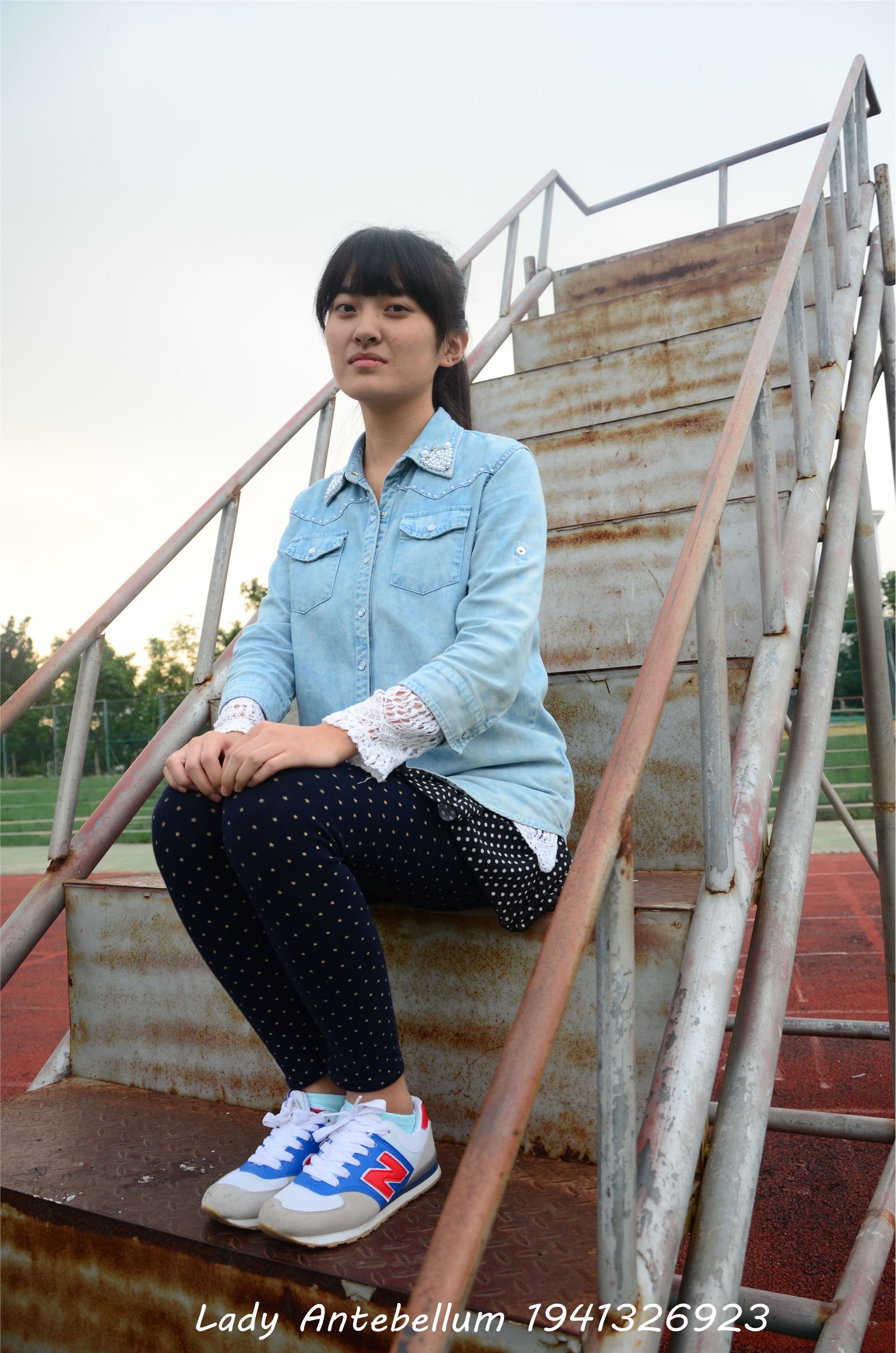 [战前女神] 恋足美腿棉袜女神级摄影套图 018