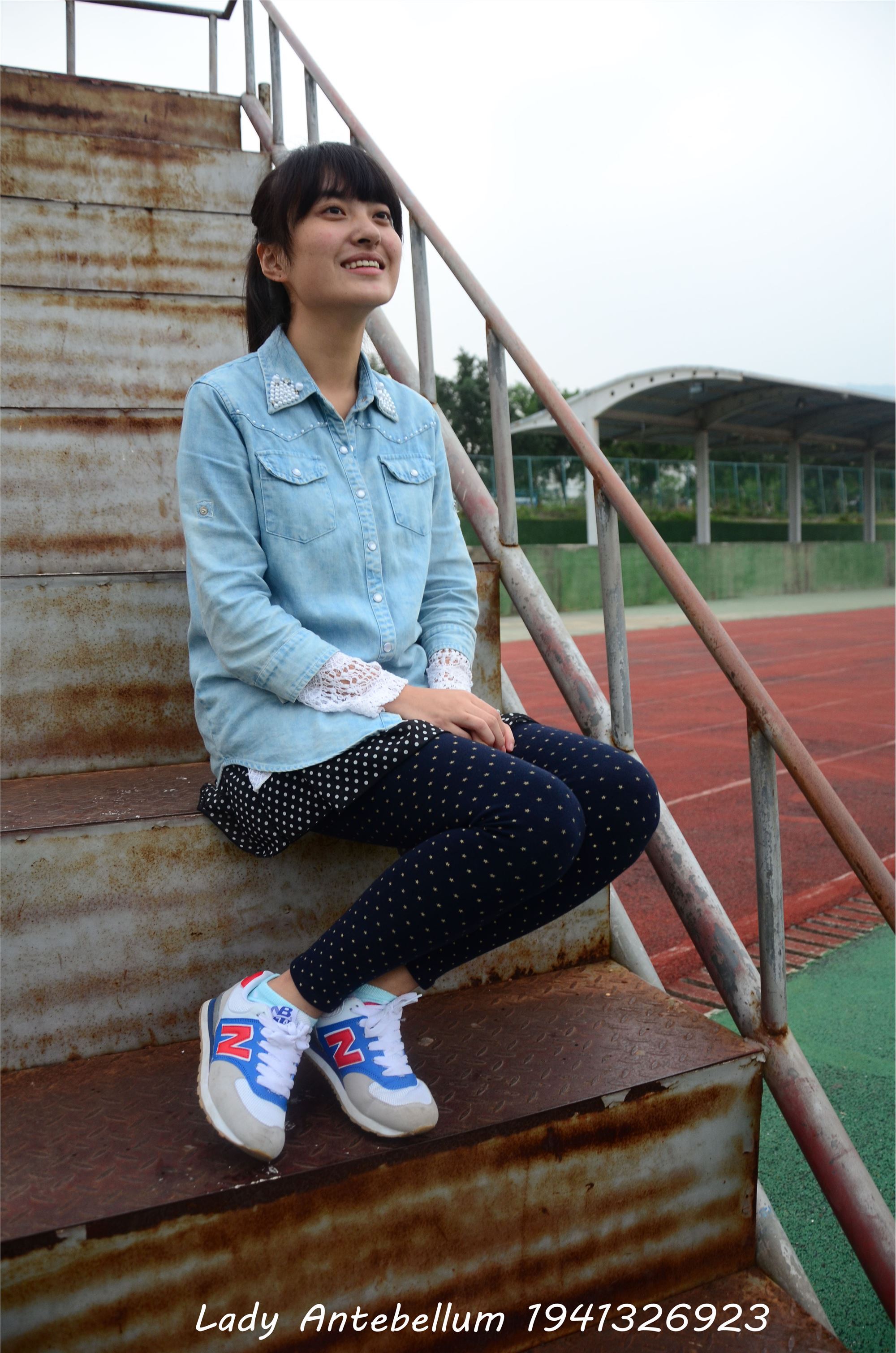 [战前女神] 恋足美腿棉袜女神级摄影套图 018