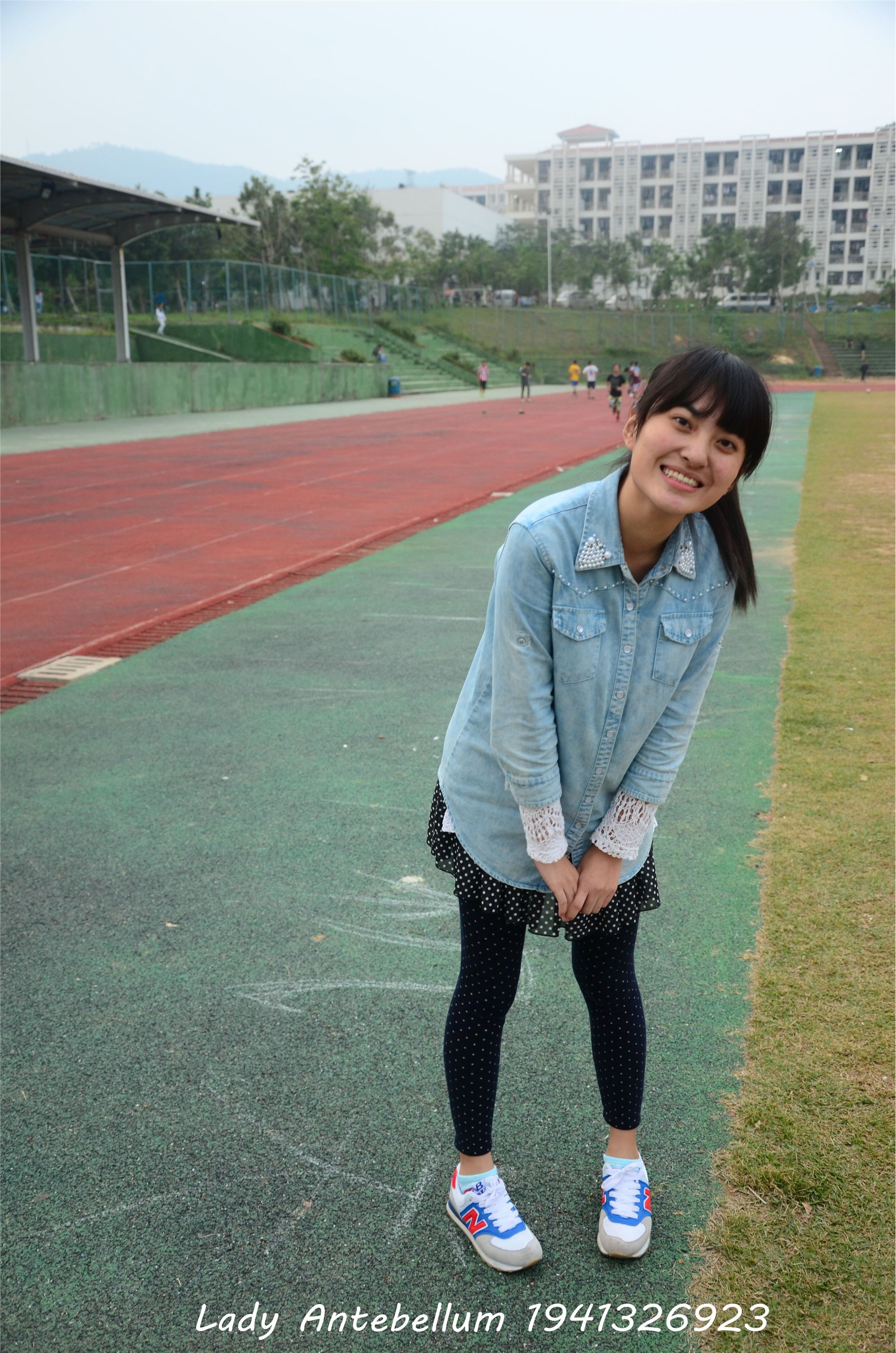 [战前女神] 恋足美腿棉袜女神级摄影套图 018