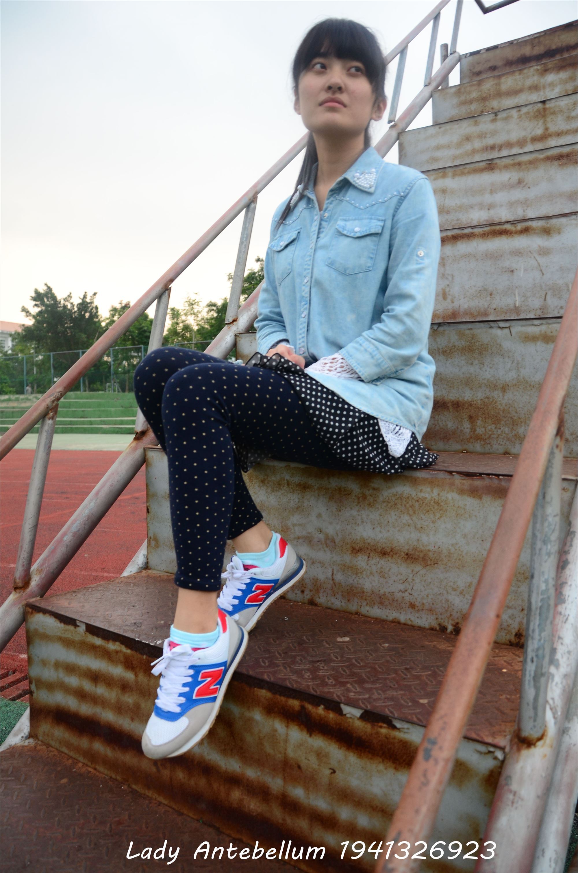 [战前女神] 恋足美腿棉袜女神级摄影套图 018