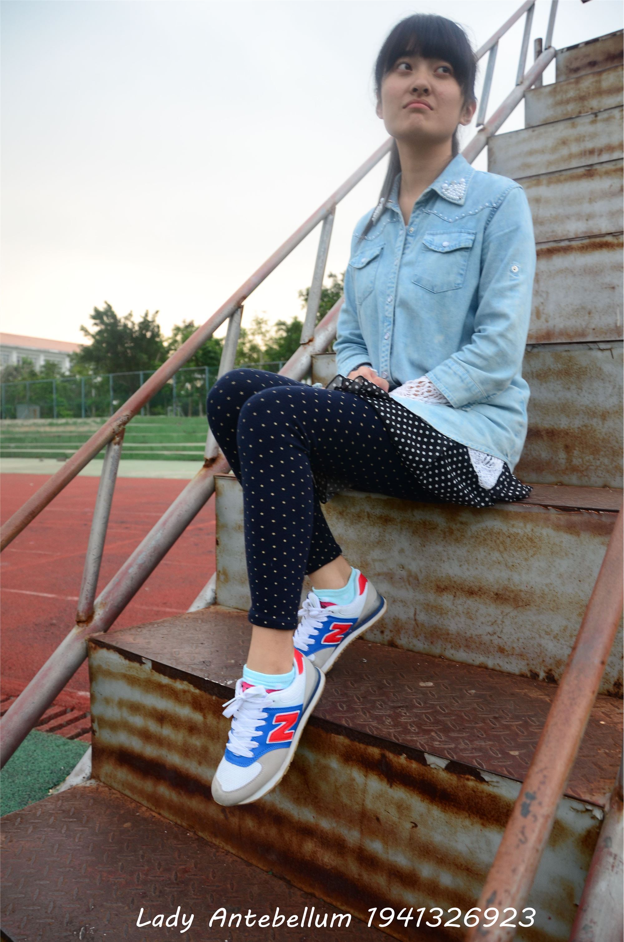 [战前女神] 恋足美腿棉袜女神级摄影套图 018