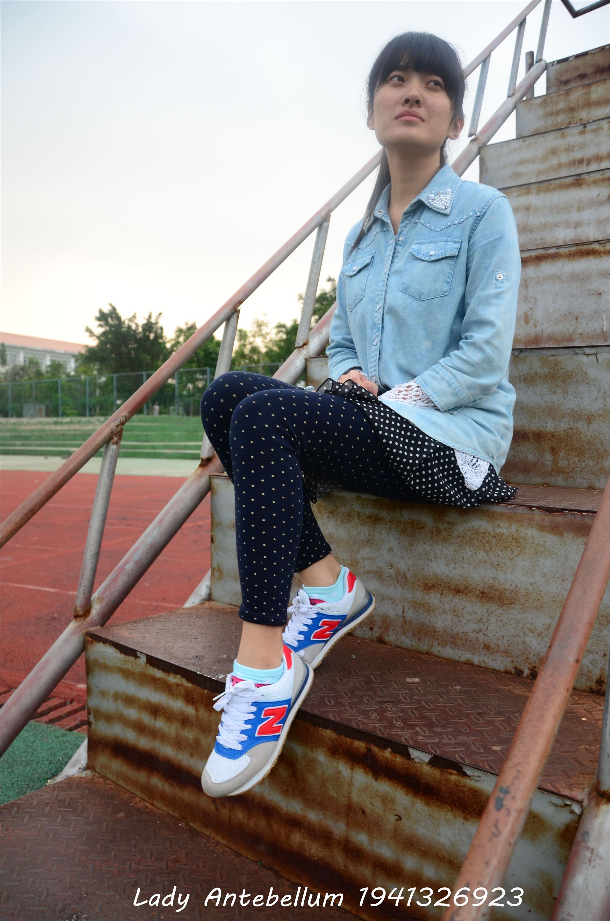 [战前女神] 恋足美腿棉袜女神级摄影套图 018