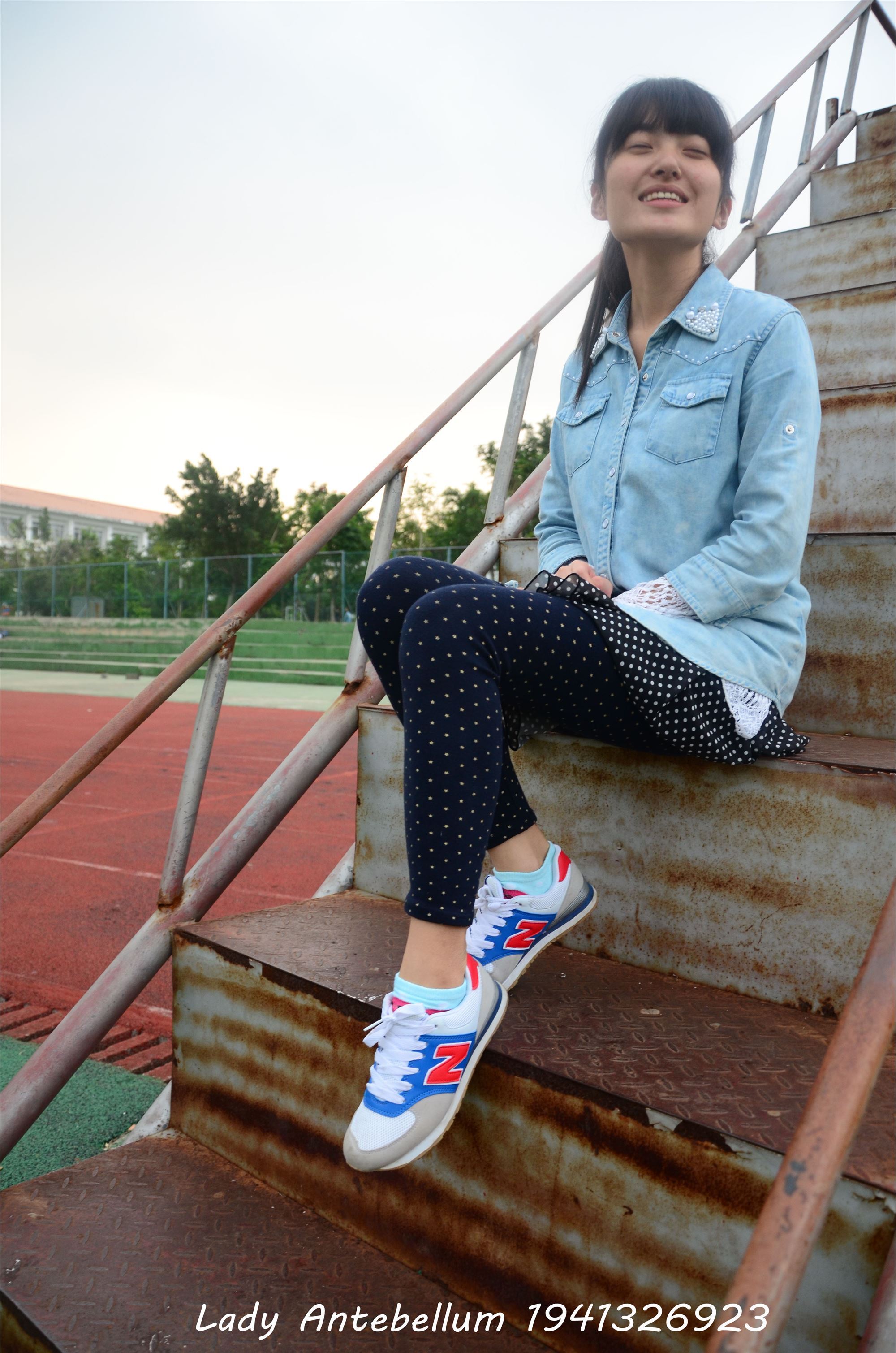 [战前女神] 恋足美腿棉袜女神级摄影套图 018