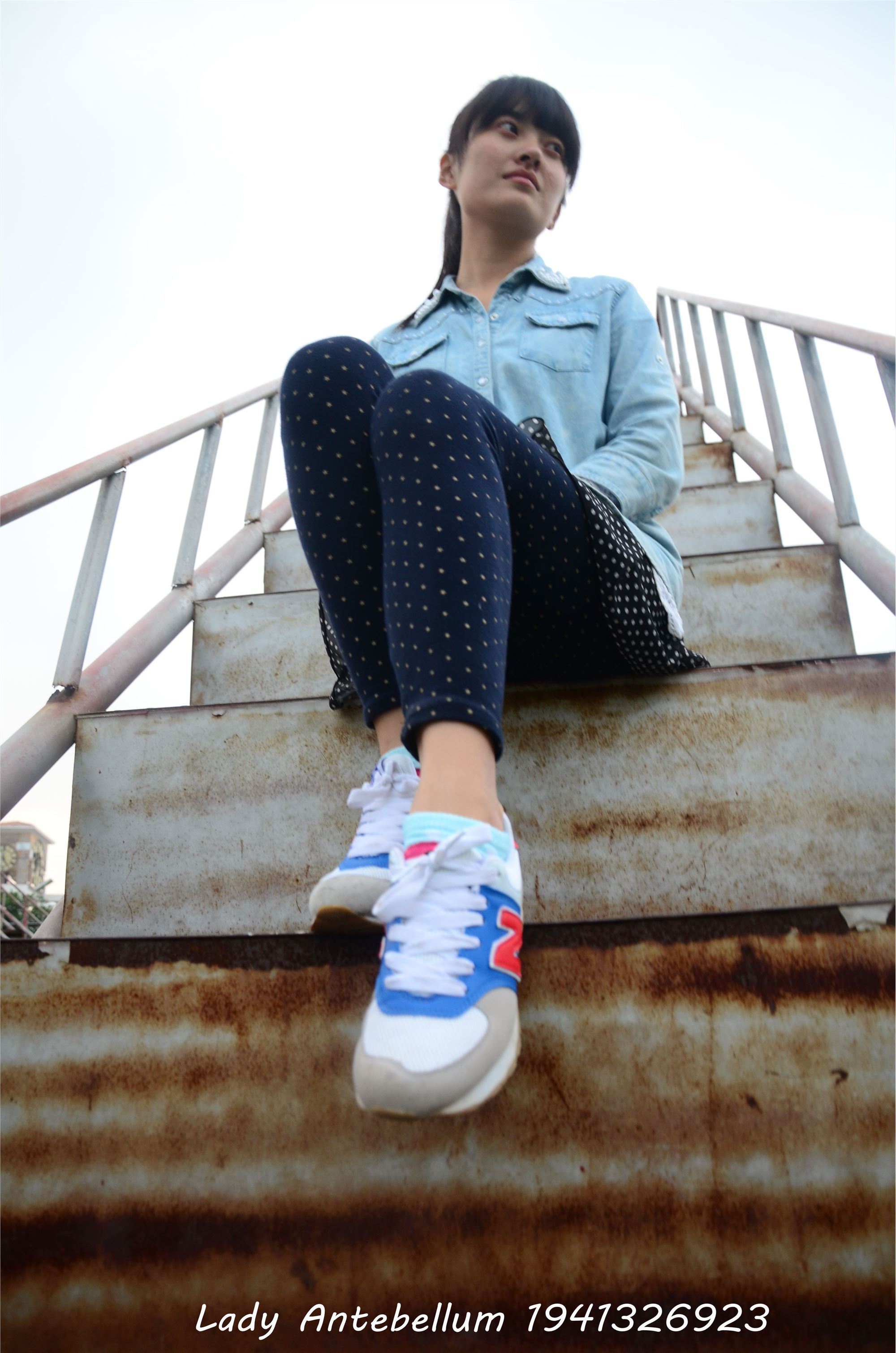 [战前女神] 恋足美腿棉袜女神级摄影套图 018