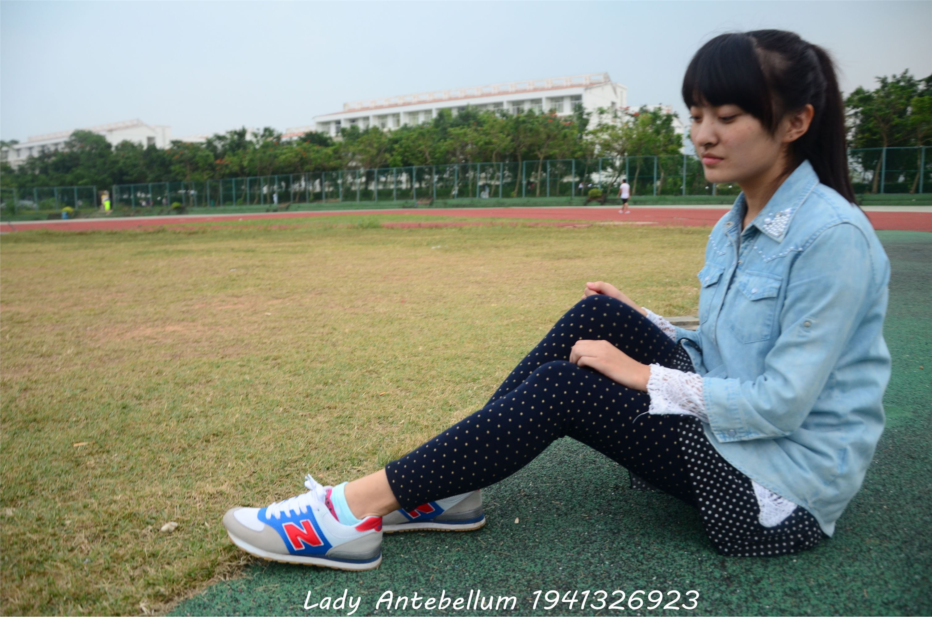 [战前女神] 恋足美腿棉袜女神级摄影套图 018