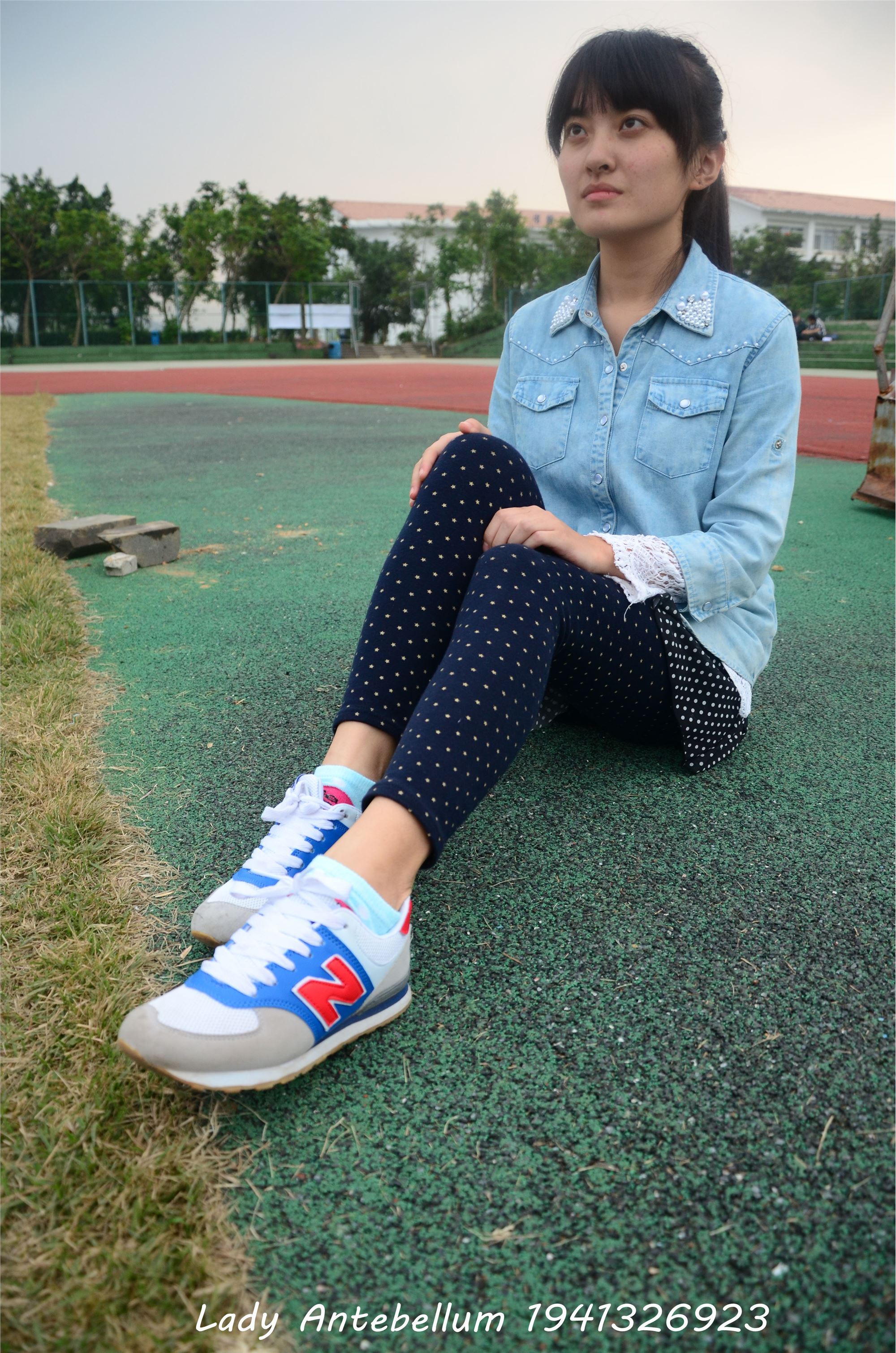 [战前女神] 恋足美腿棉袜女神级摄影套图 018