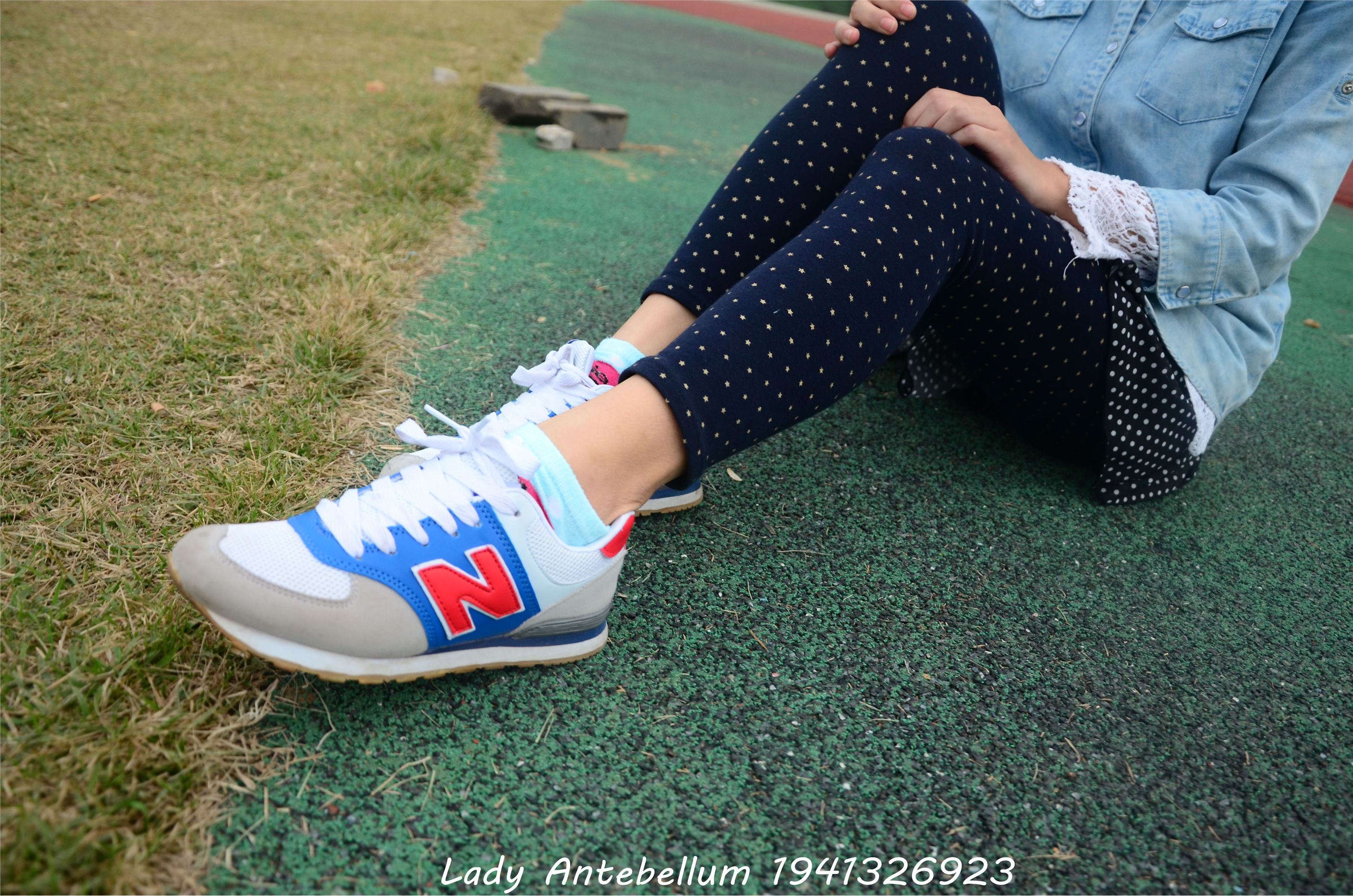 [战前女神] 恋足美腿棉袜女神级摄影套图 018