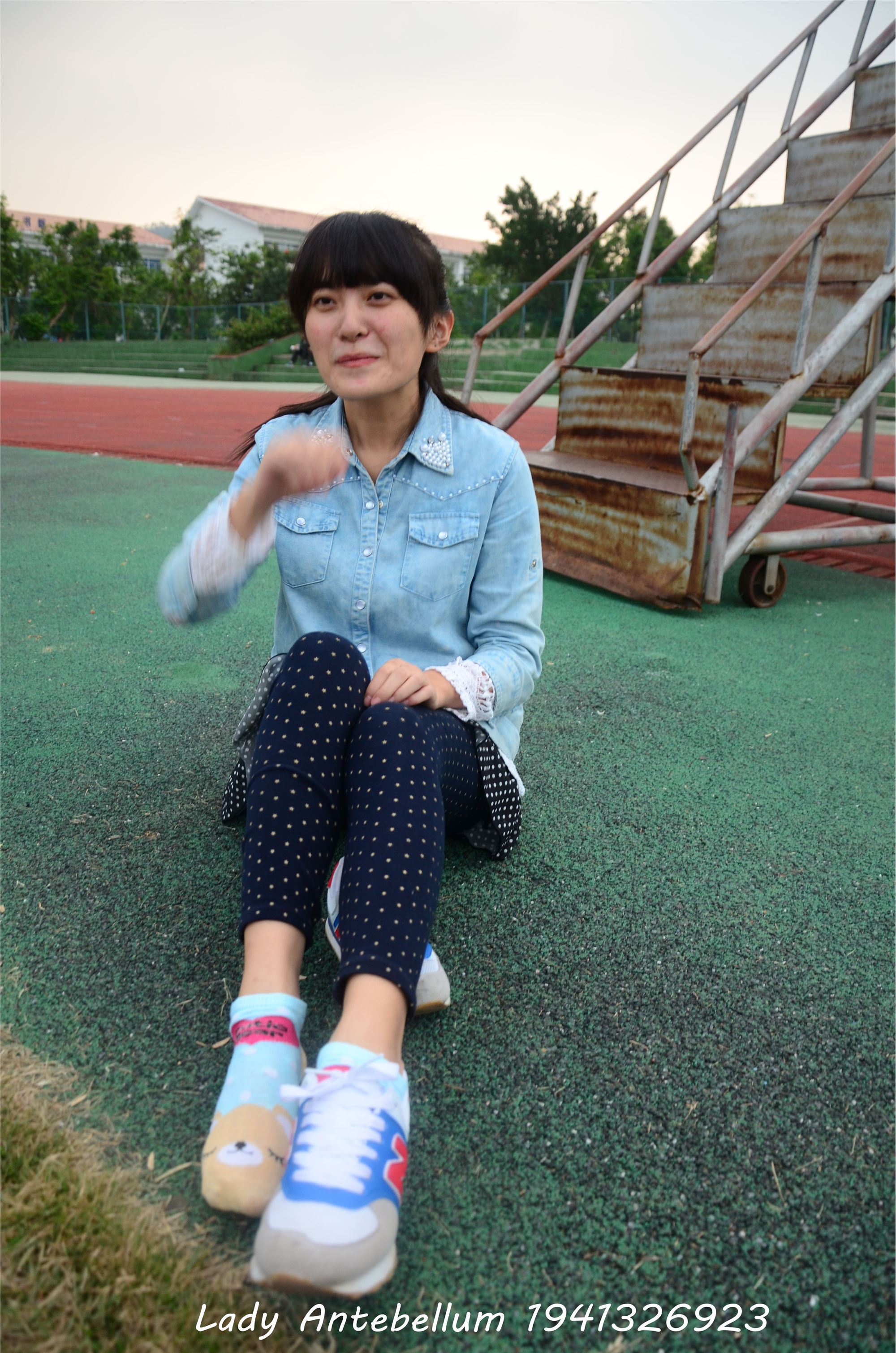 [战前女神] 恋足美腿棉袜女神级摄影套图 018