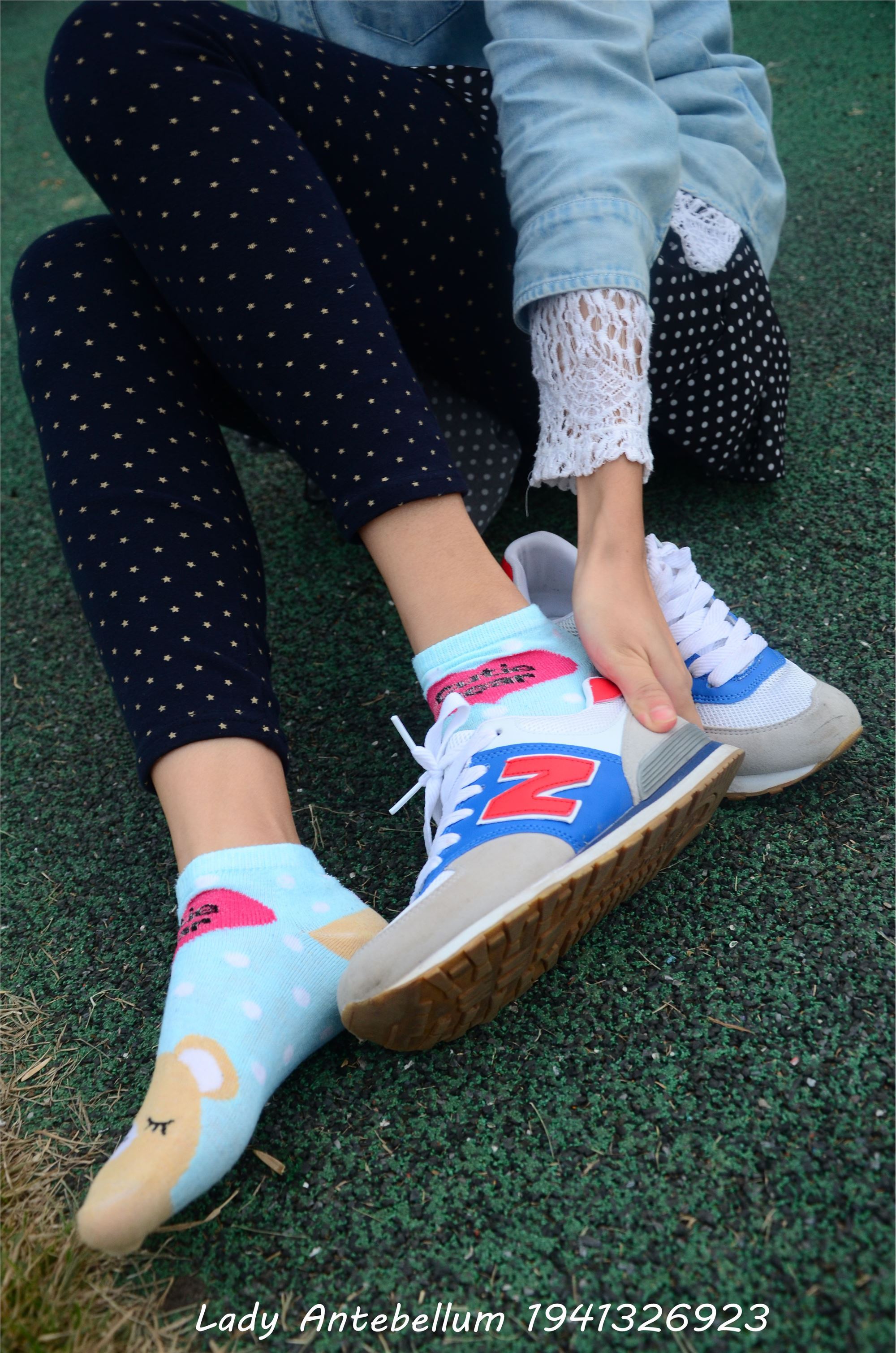 [战前女神] 恋足美腿棉袜女神级摄影套图 018