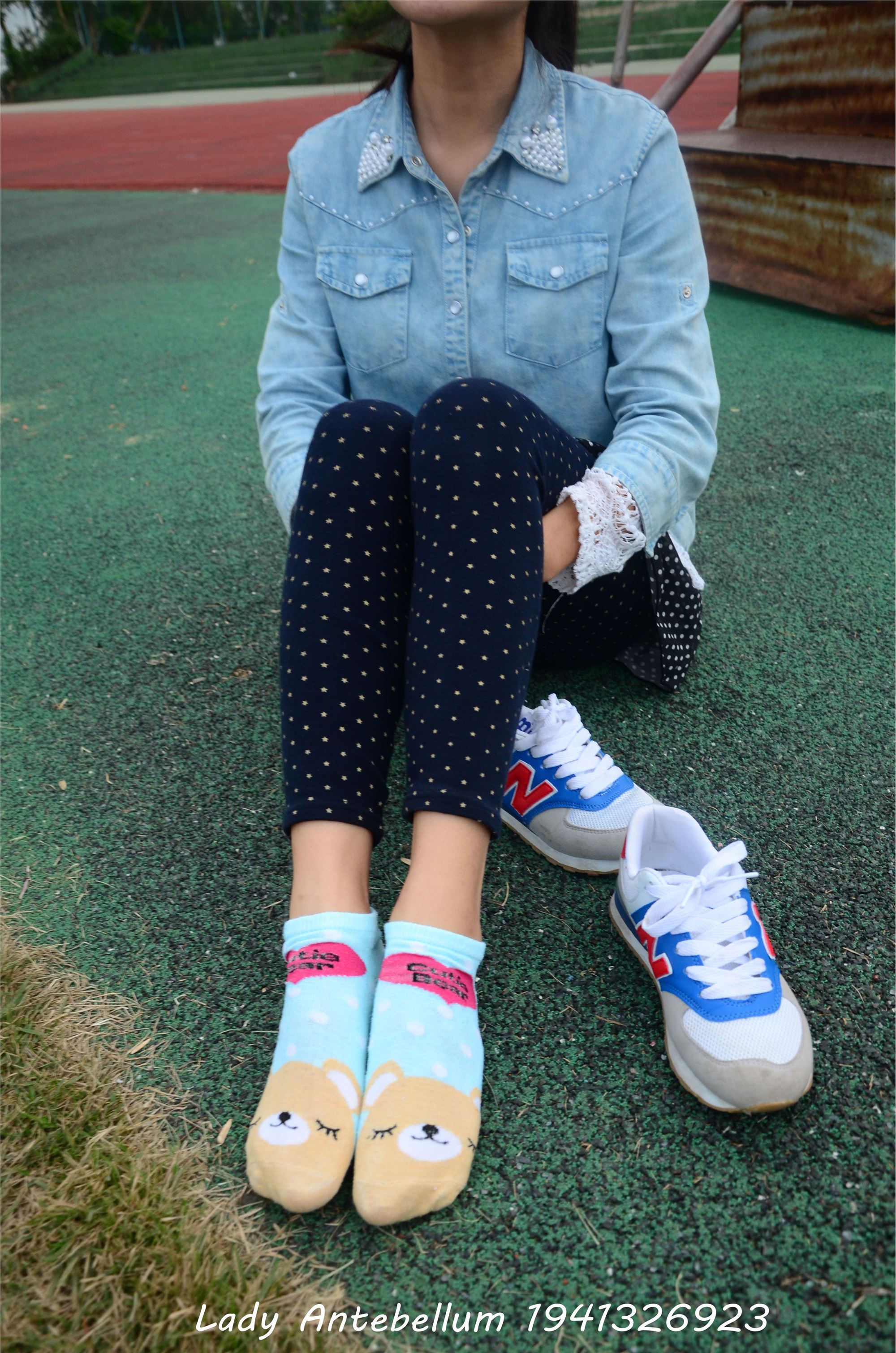 [战前女神] 恋足美腿棉袜女神级摄影套图 018