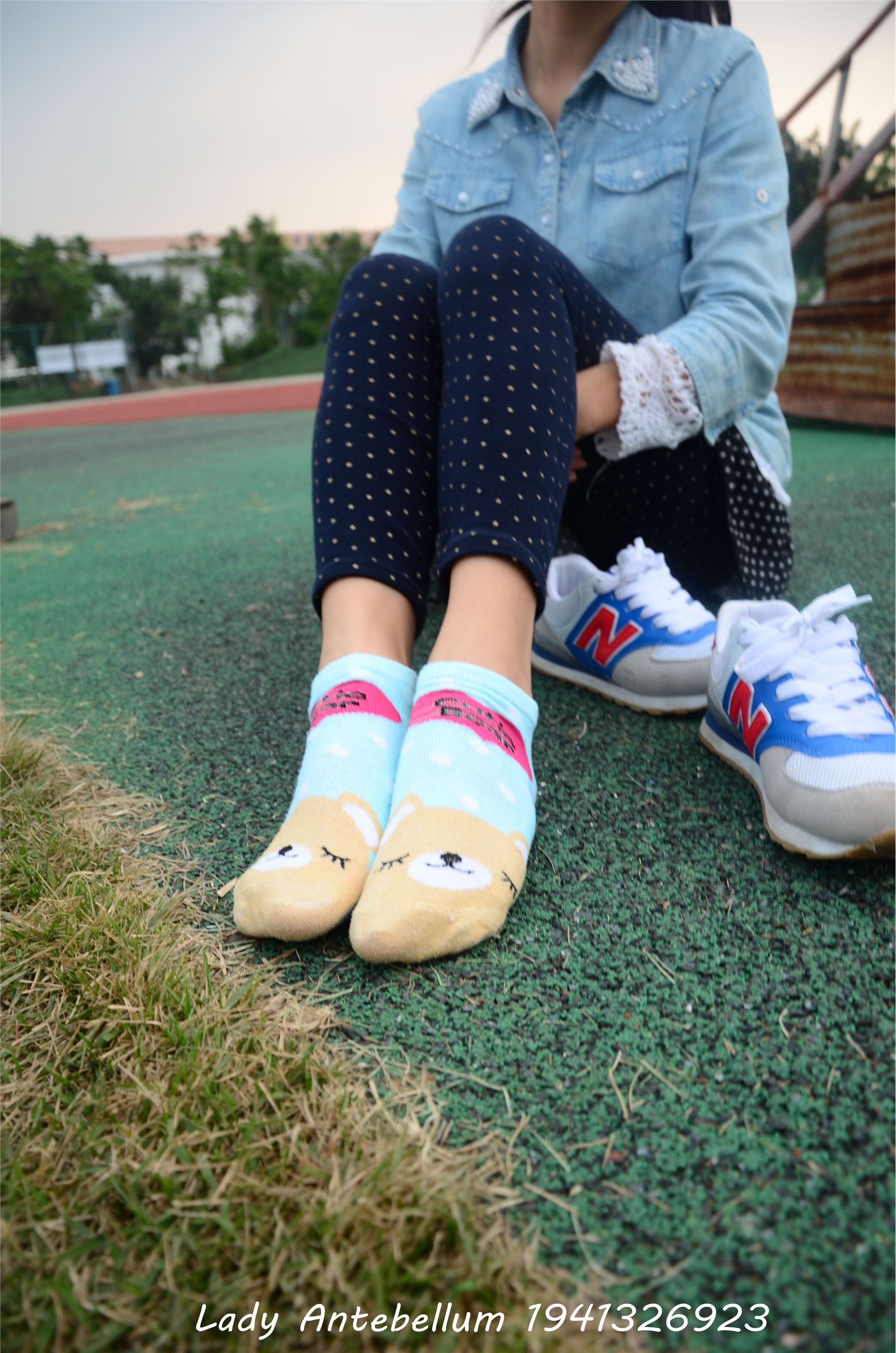 [战前女神] 恋足美腿棉袜女神级摄影套图 018