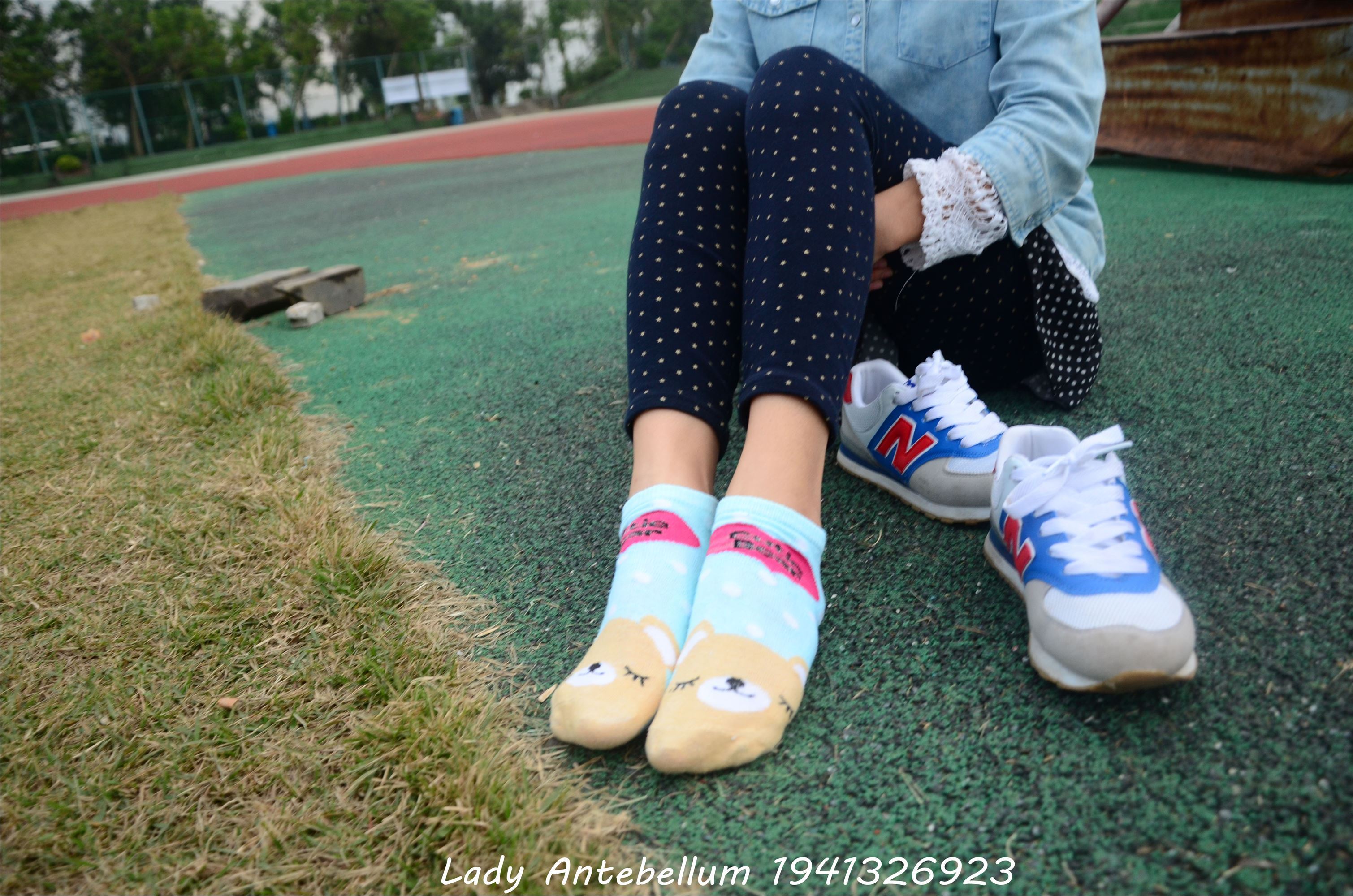 [战前女神] 恋足美腿棉袜女神级摄影套图 018