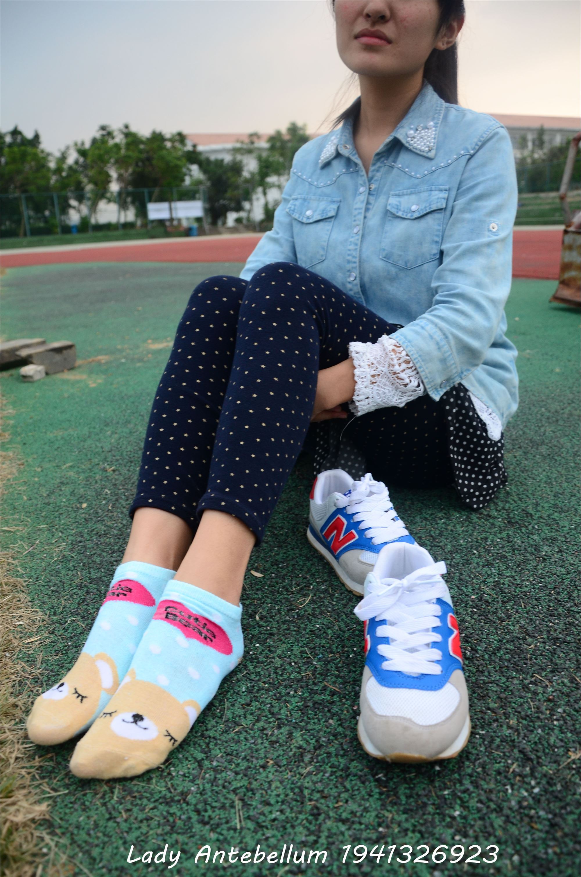 [战前女神] 恋足美腿棉袜女神级摄影套图 018