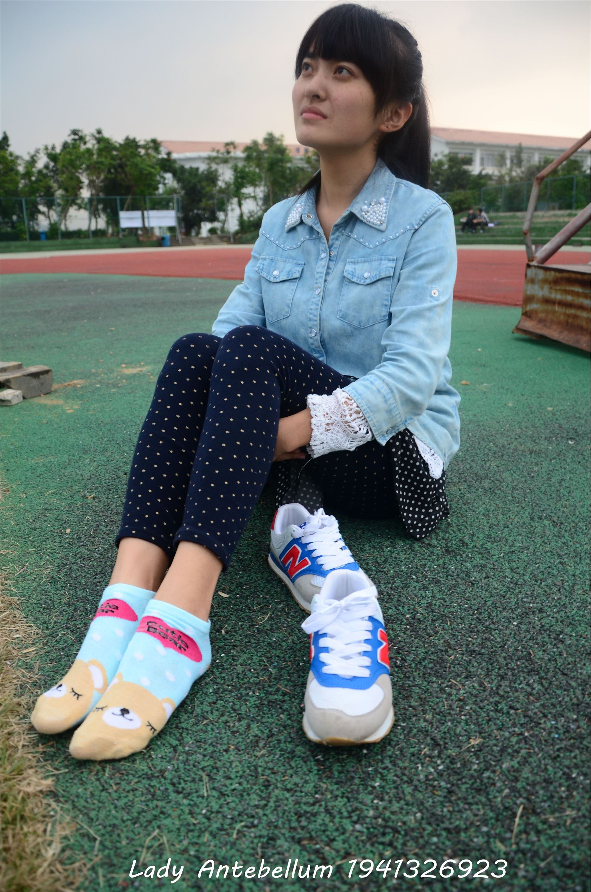 [战前女神] 恋足美腿棉袜女神级摄影套图 018