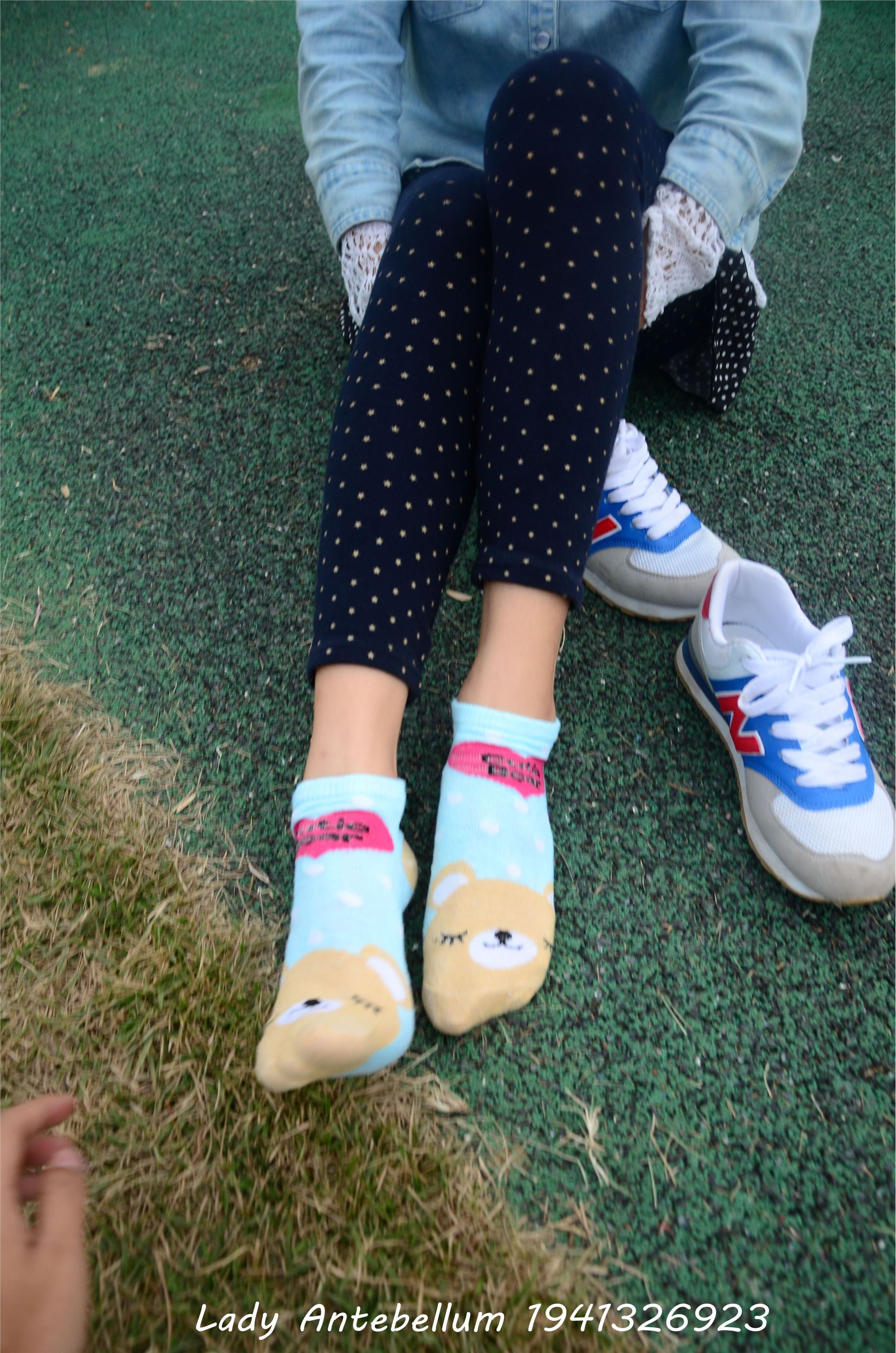 [战前女神] 恋足美腿棉袜女神级摄影套图 018