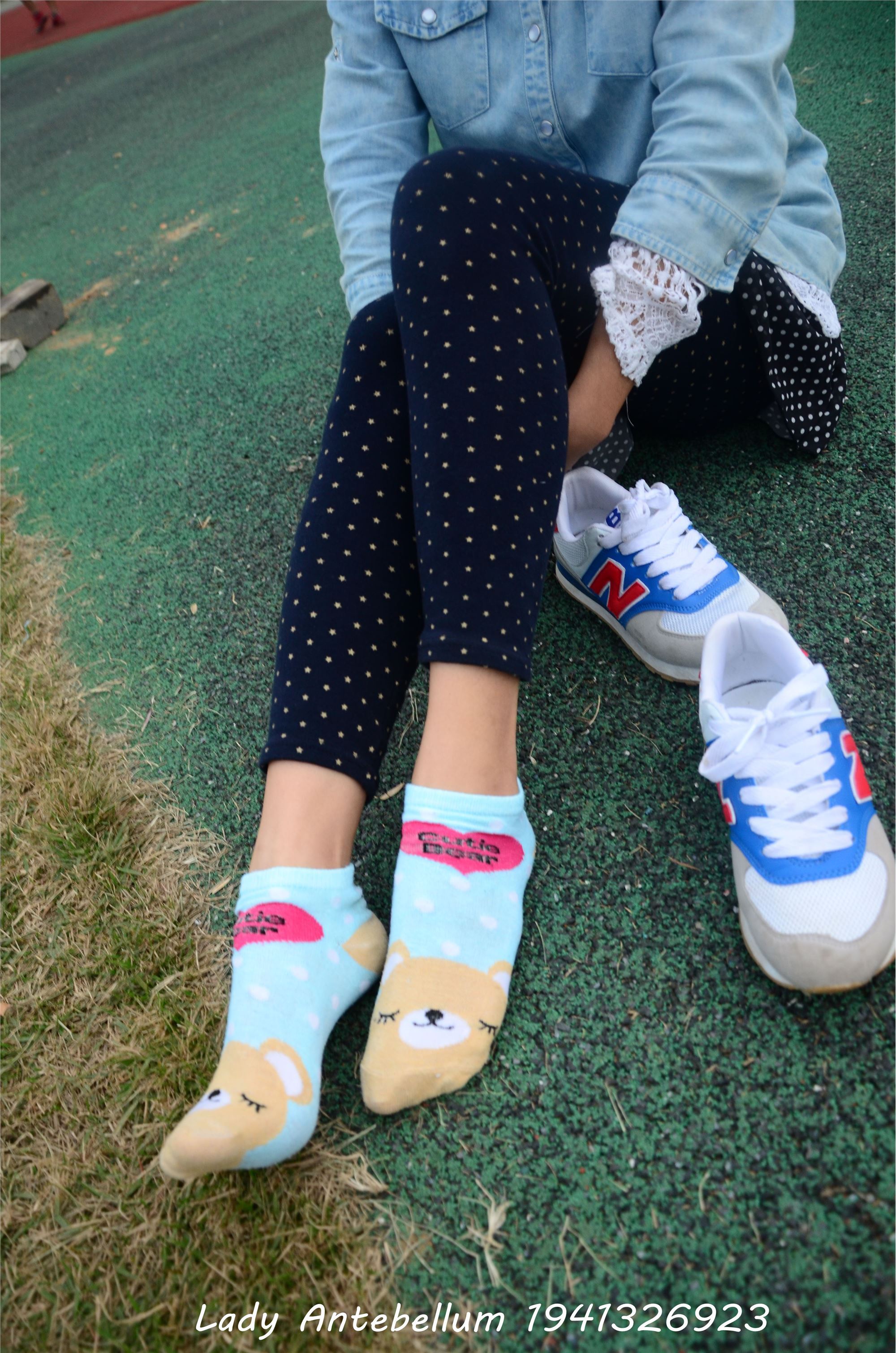 [战前女神] 恋足美腿棉袜女神级摄影套图 018