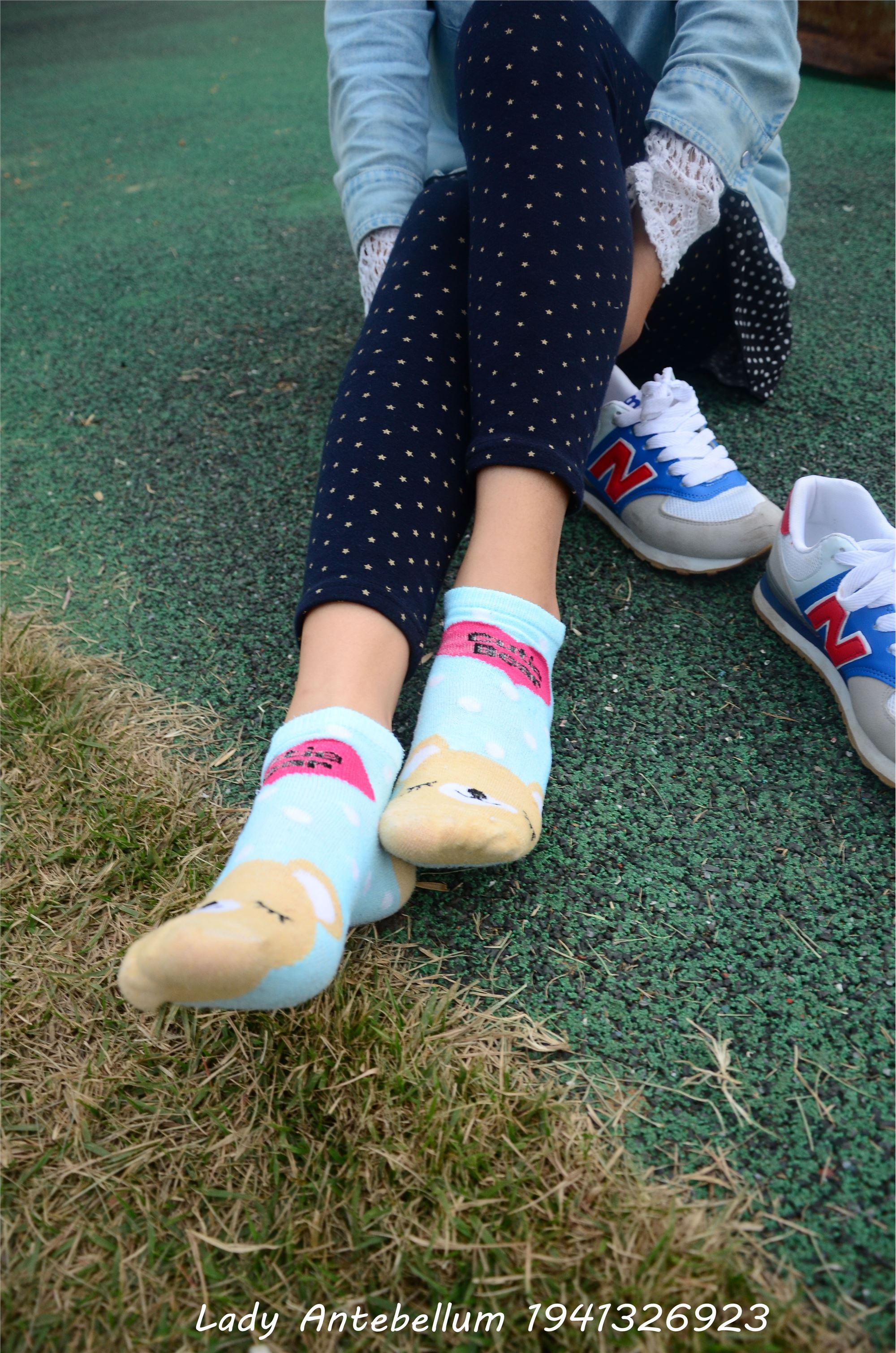 [战前女神] 恋足美腿棉袜女神级摄影套图 018