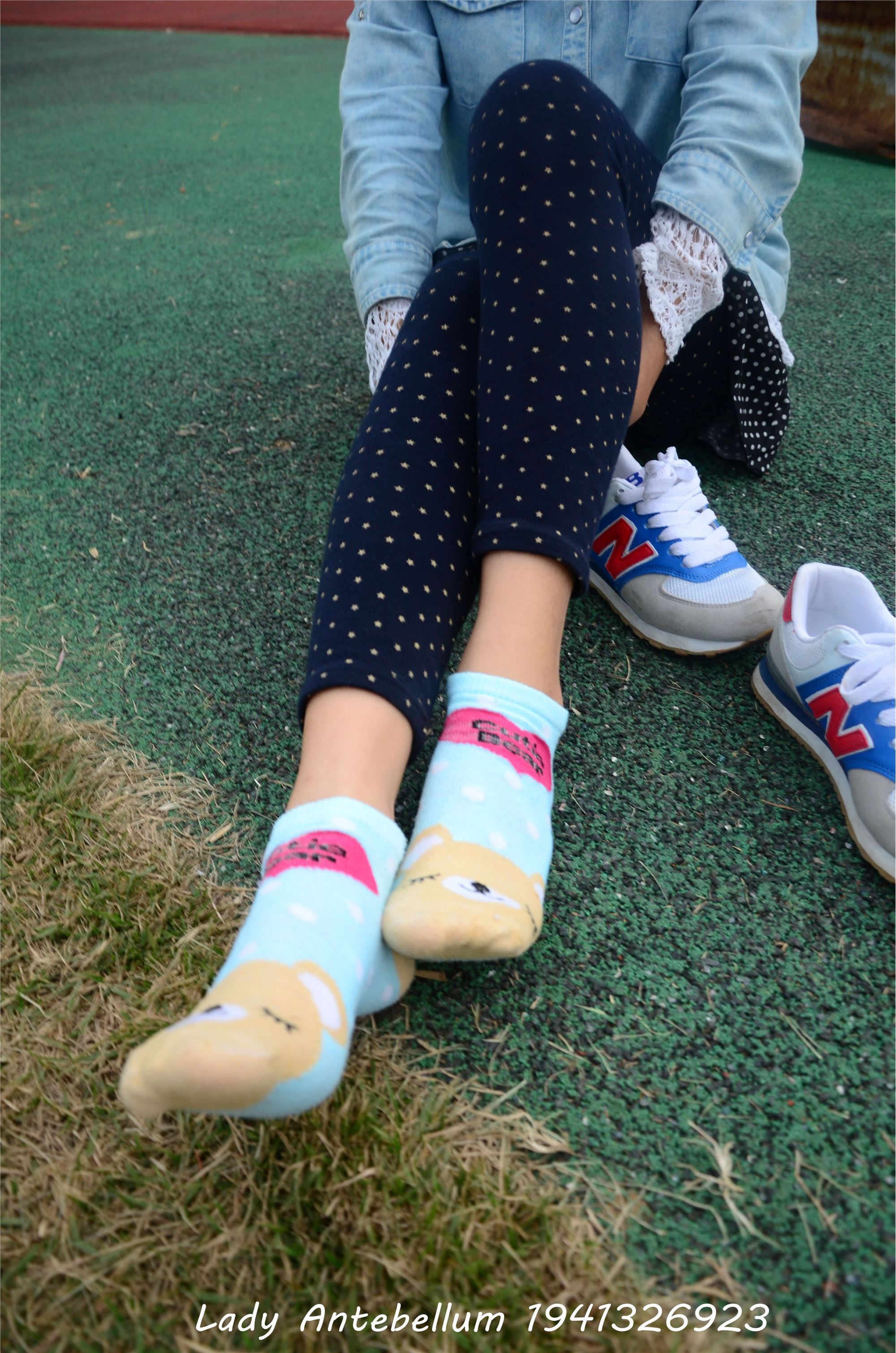 [战前女神] 恋足美腿棉袜女神级摄影套图 018