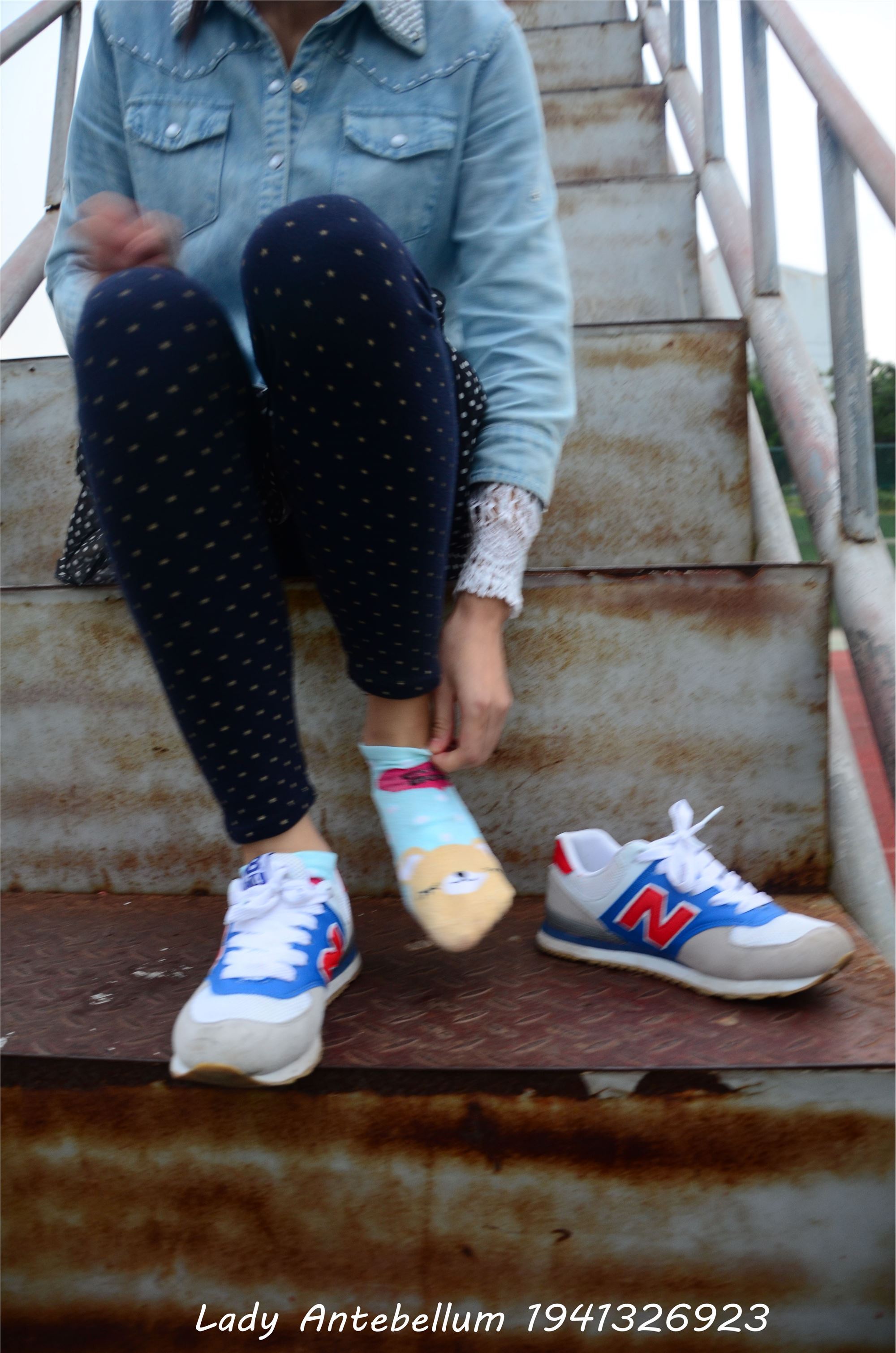 [战前女神] 恋足美腿棉袜女神级摄影套图 018