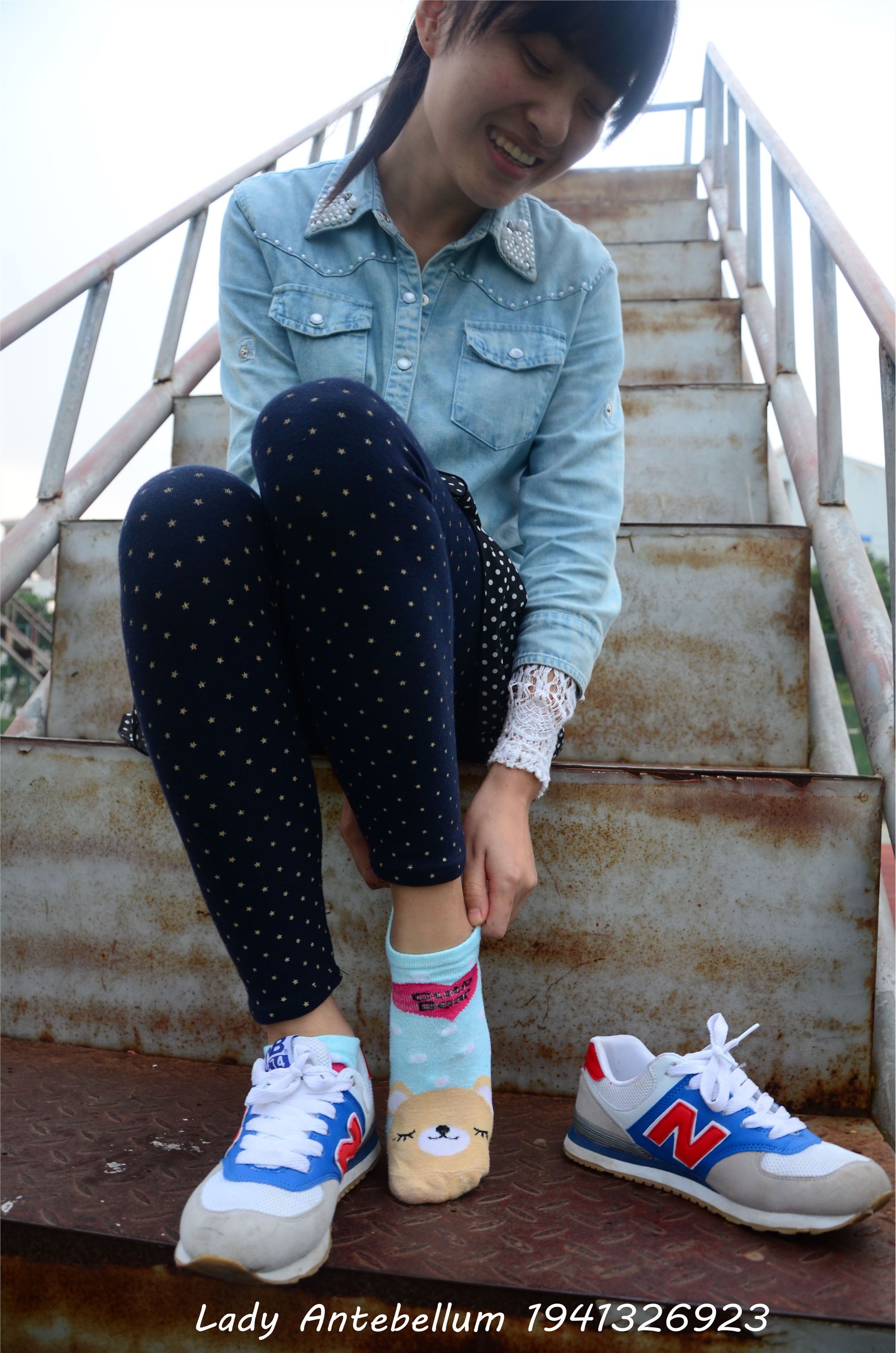 [战前女神] 恋足美腿棉袜女神级摄影套图 018