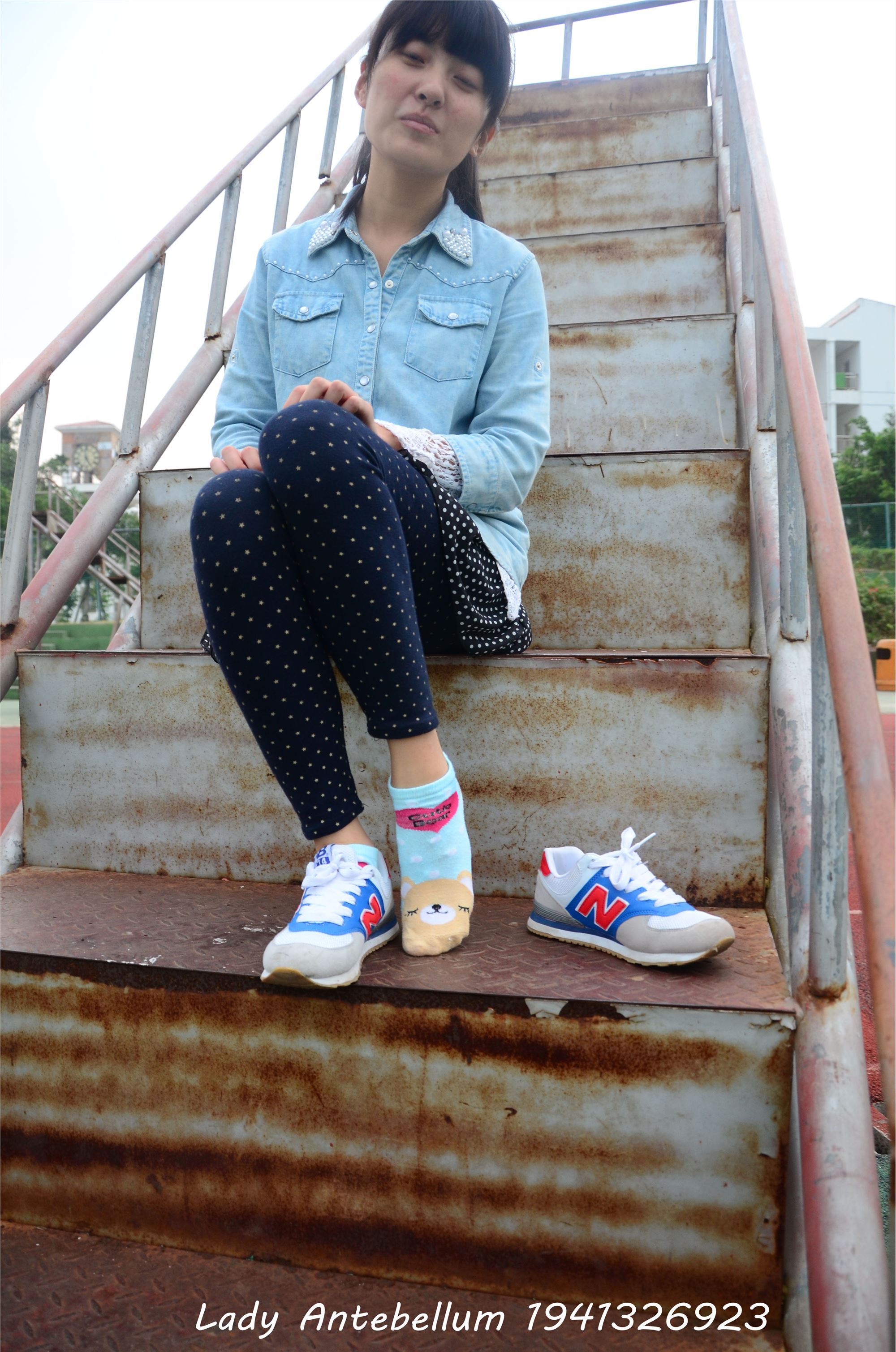 [战前女神] 恋足美腿棉袜女神级摄影套图 018