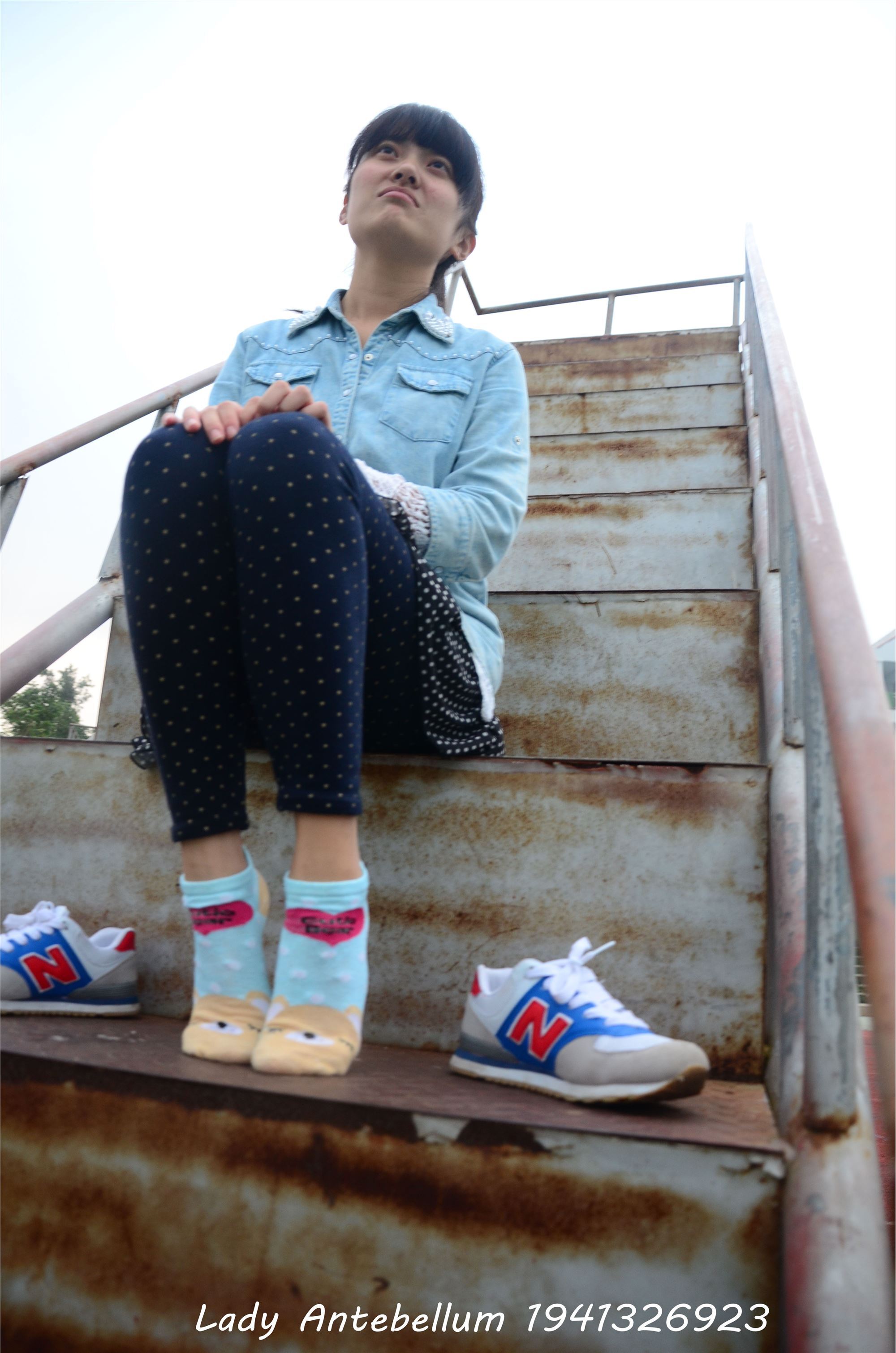 [战前女神] 恋足美腿棉袜女神级摄影套图 018