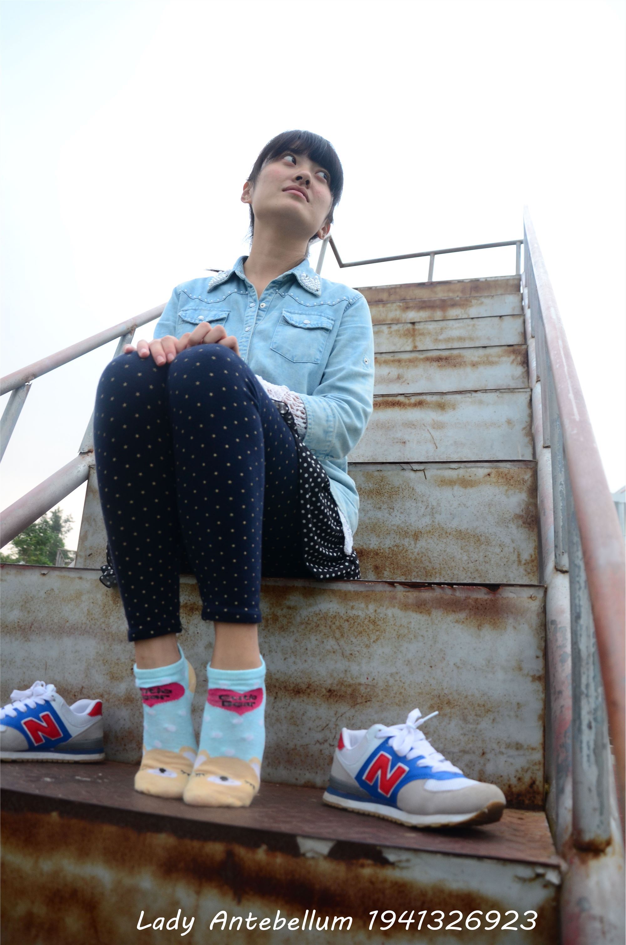 [战前女神] 恋足美腿棉袜女神级摄影套图 018