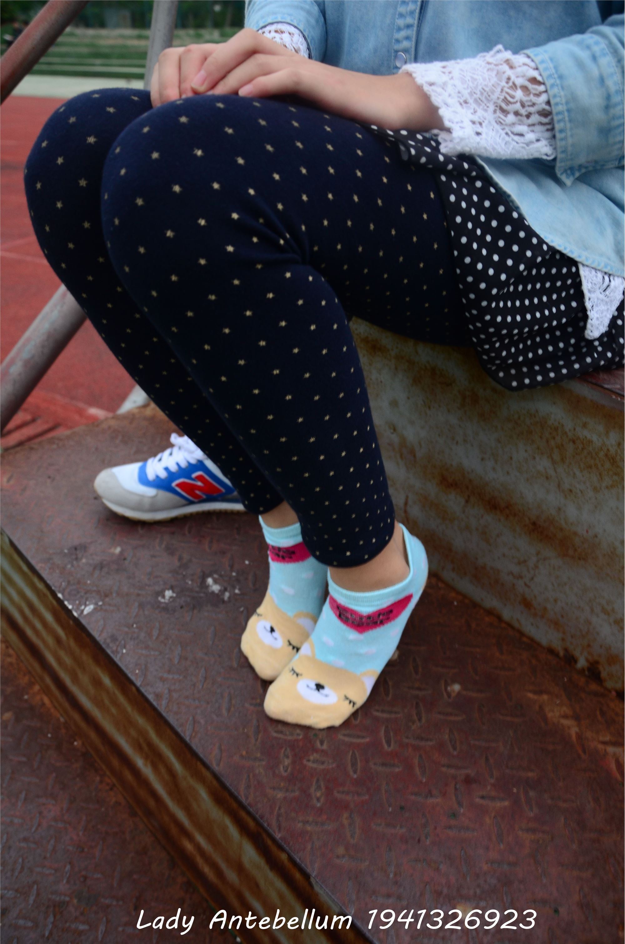 [战前女神] 恋足美腿棉袜女神级摄影套图 018