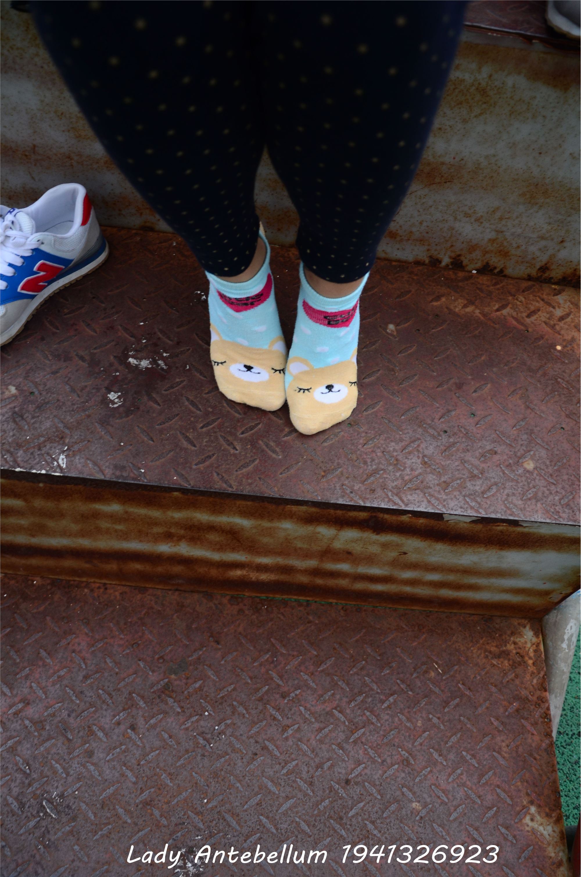 [战前女神] 恋足美腿棉袜女神级摄影套图 018