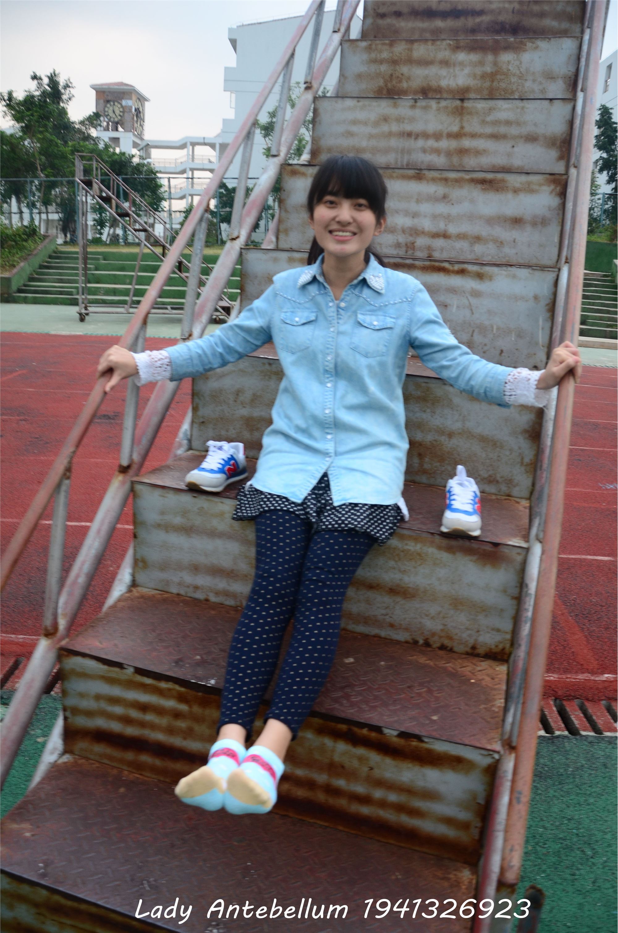 [战前女神] 恋足美腿棉袜女神级摄影套图 018