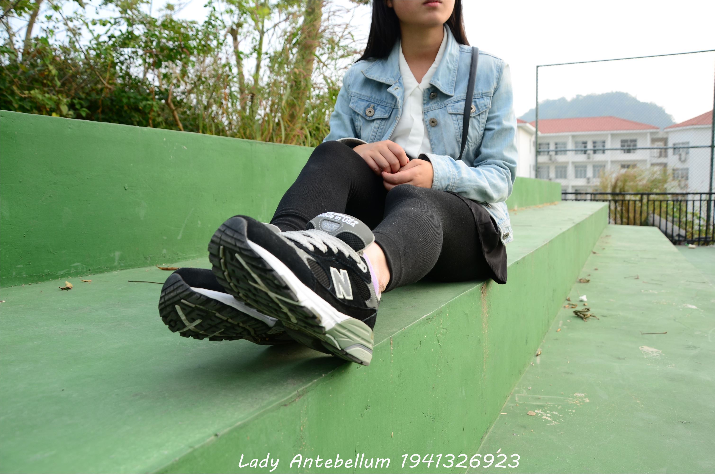 [战前女神] 恋足美腿棉袜女神级摄影套图 019