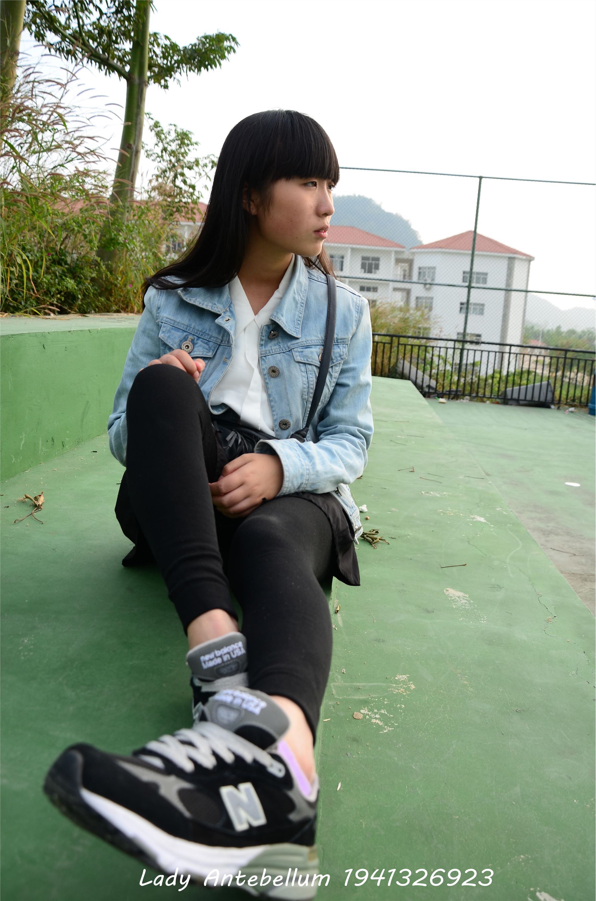 [战前女神] 恋足美腿棉袜女神级摄影套图 019