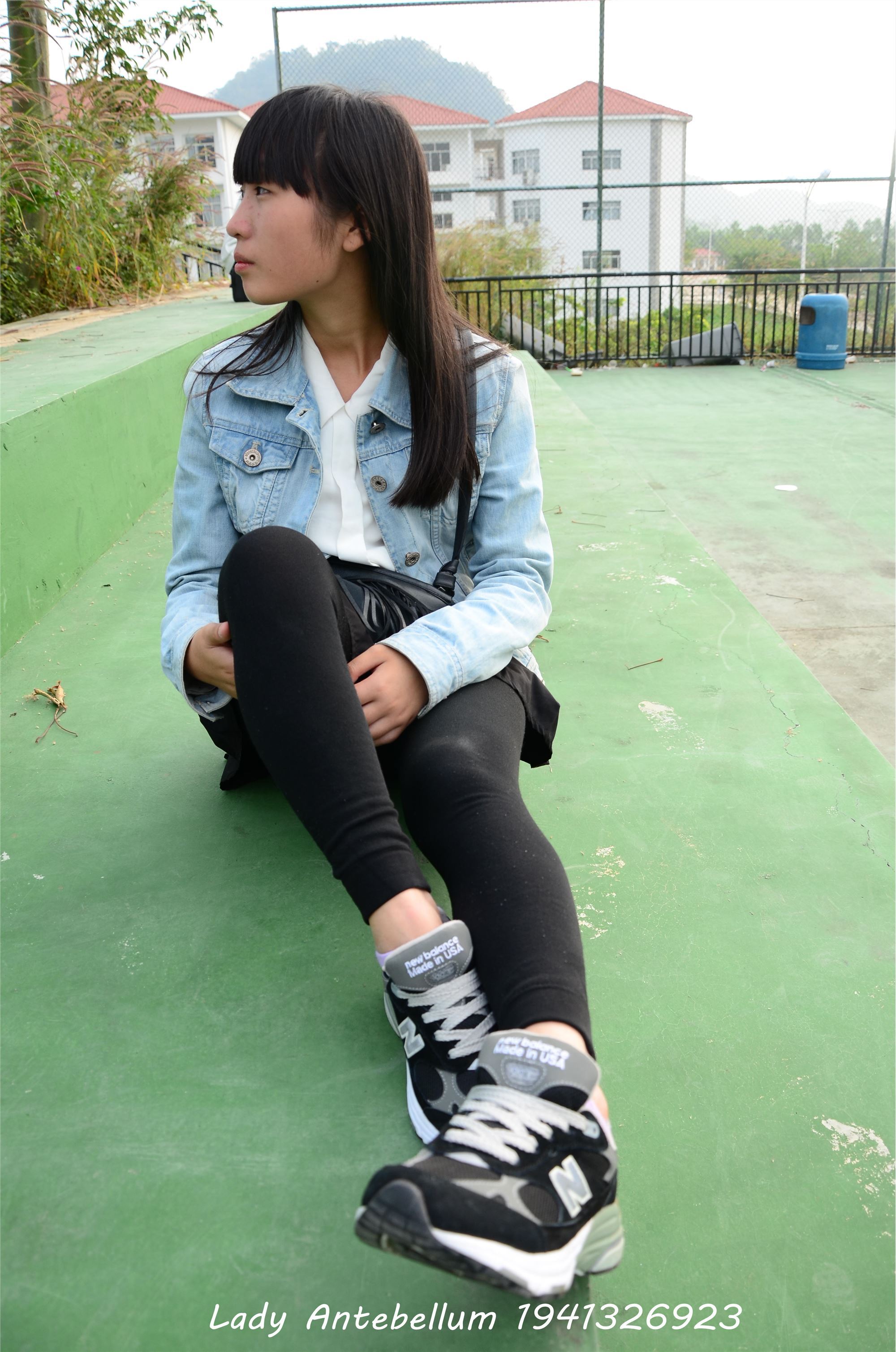 [战前女神] 恋足美腿棉袜女神级摄影套图 019