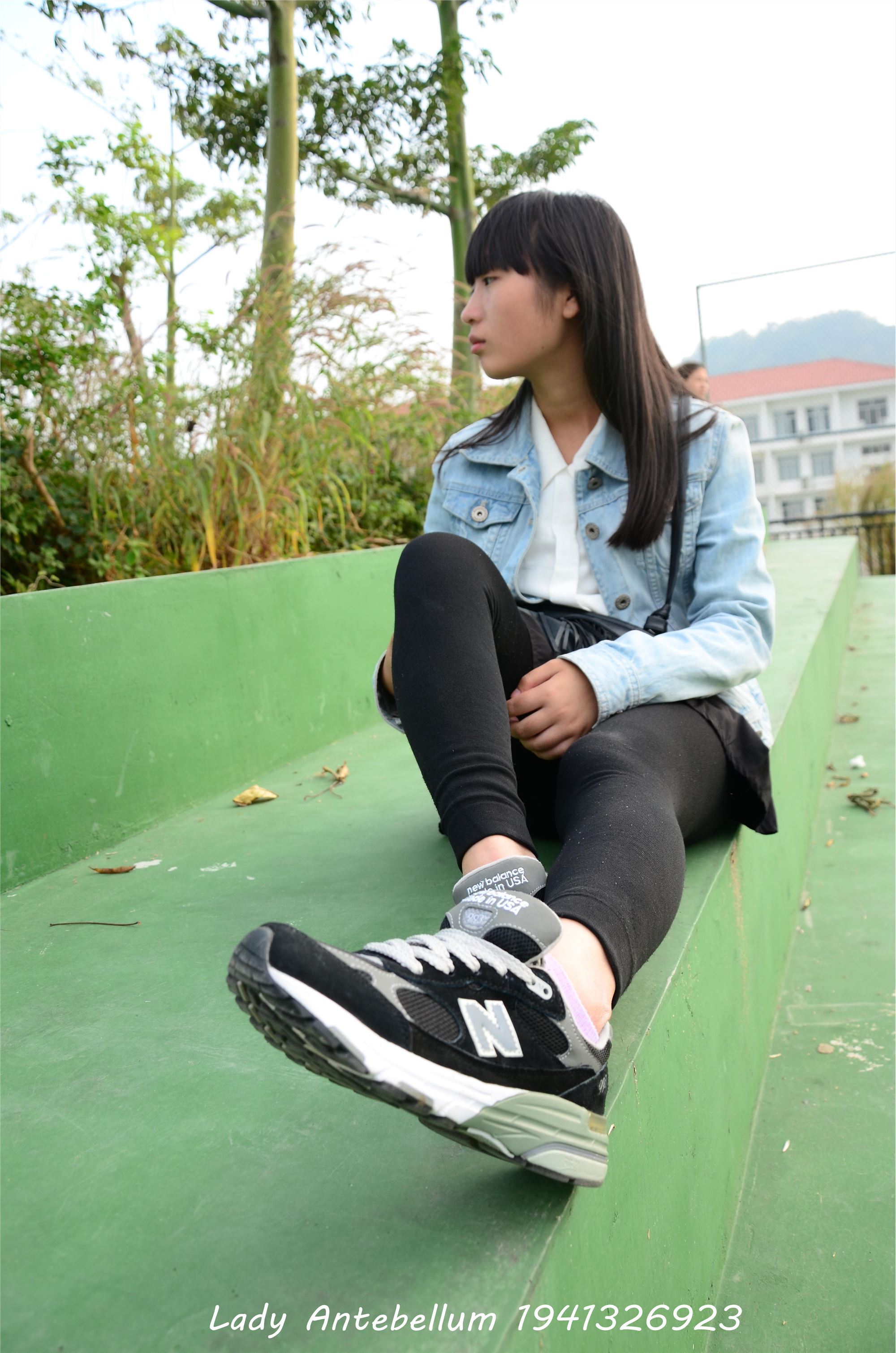 [战前女神] 恋足美腿棉袜女神级摄影套图 019