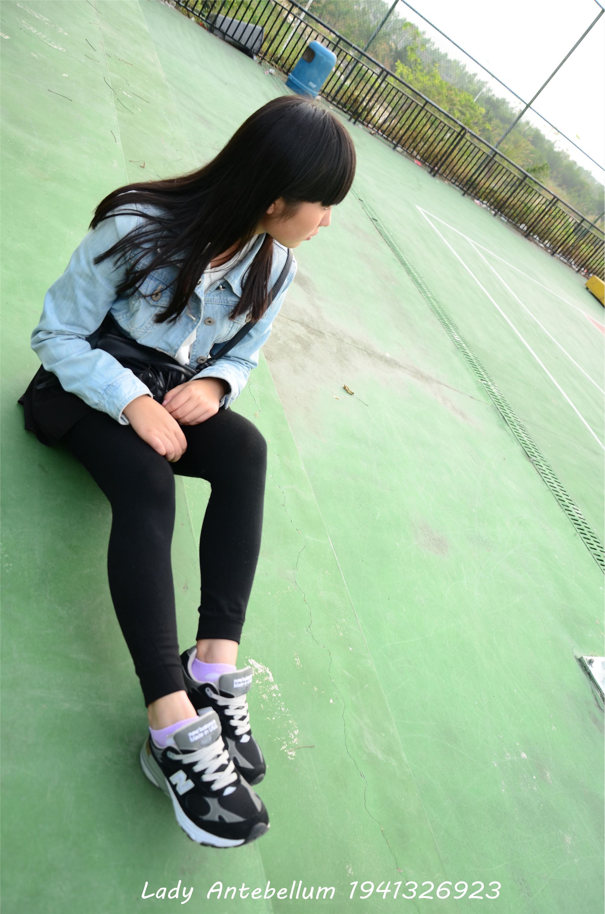 [战前女神] 恋足美腿棉袜女神级摄影套图 019