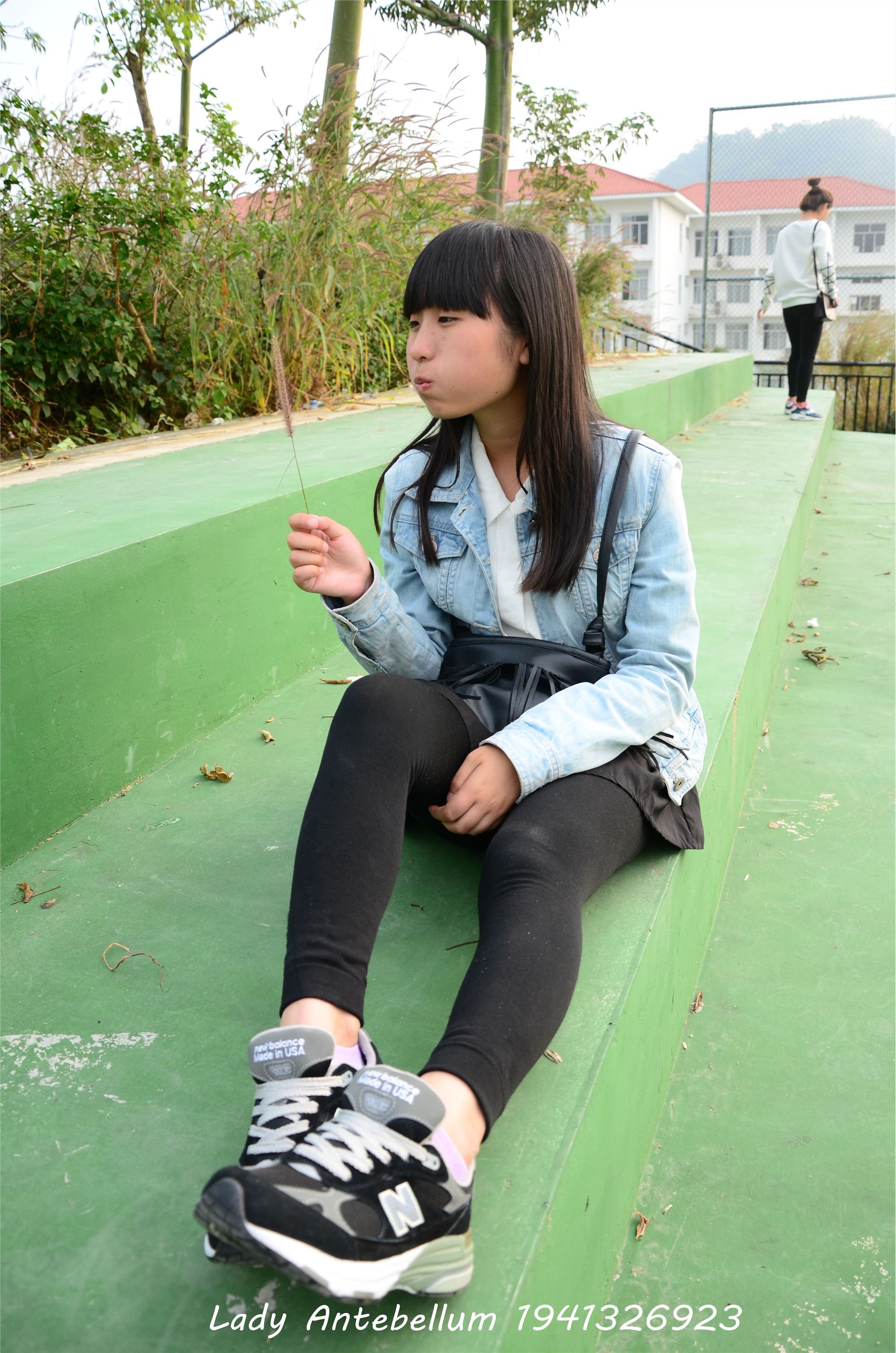 [战前女神] 恋足美腿棉袜女神级摄影套图 019