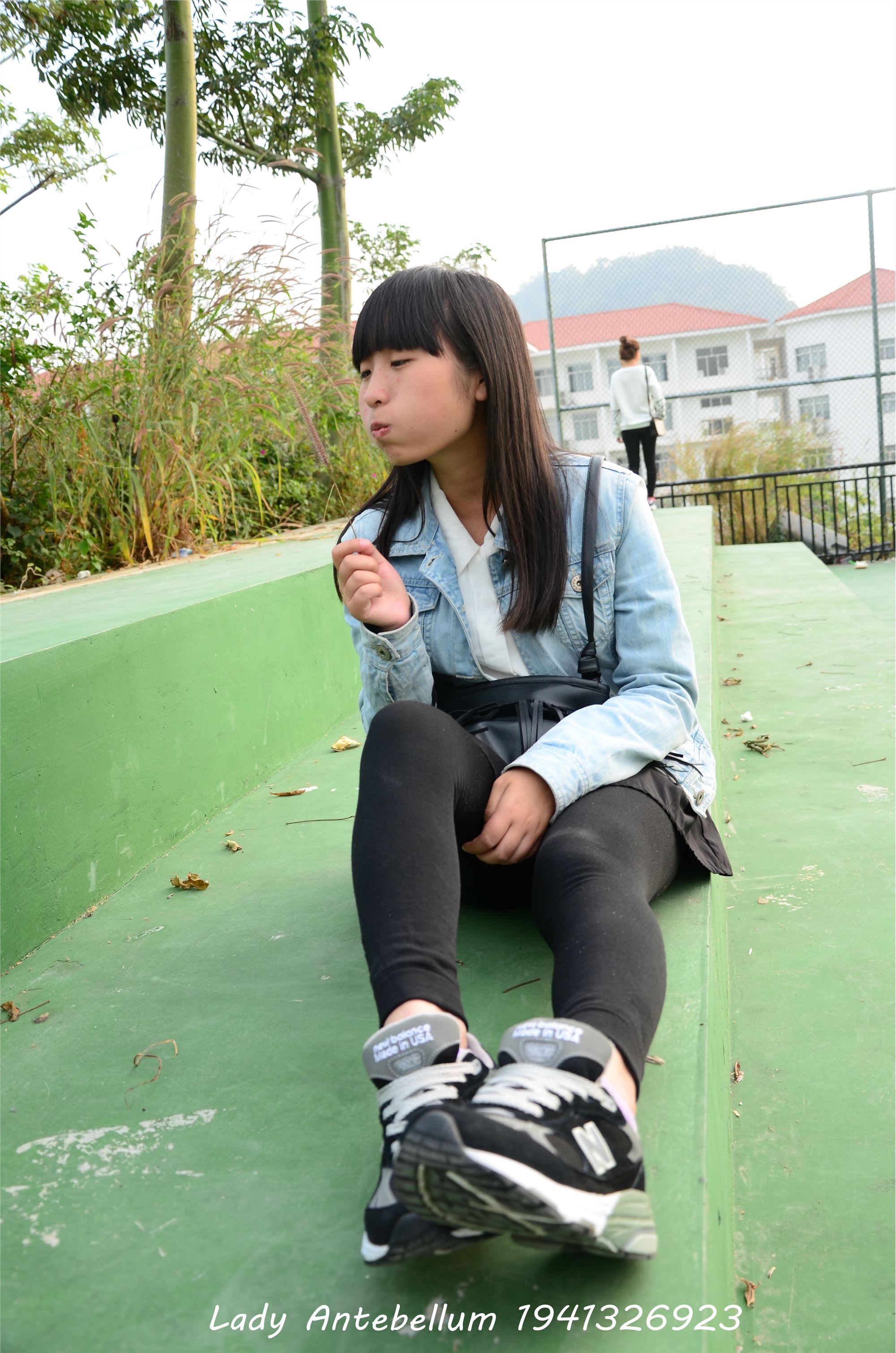 [战前女神] 恋足美腿棉袜女神级摄影套图 019