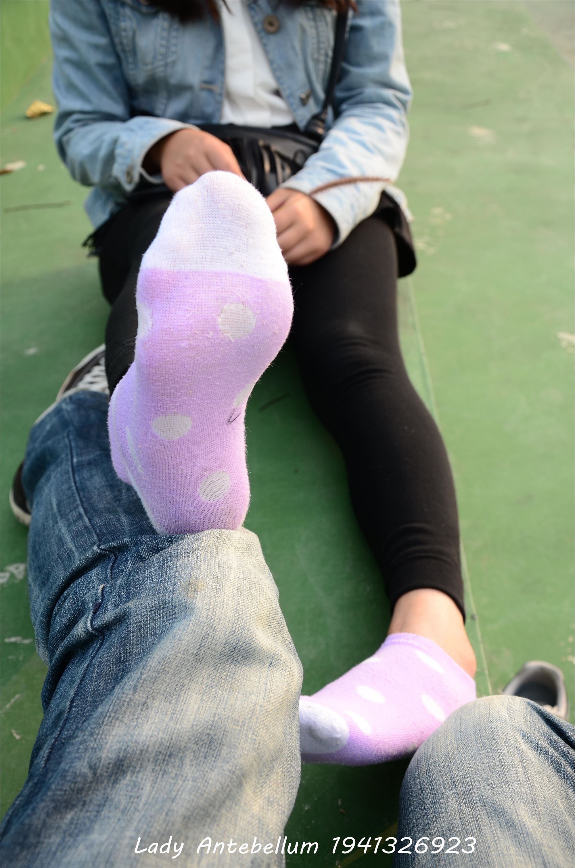 [战前女神] 恋足美腿棉袜女神级摄影套图 019