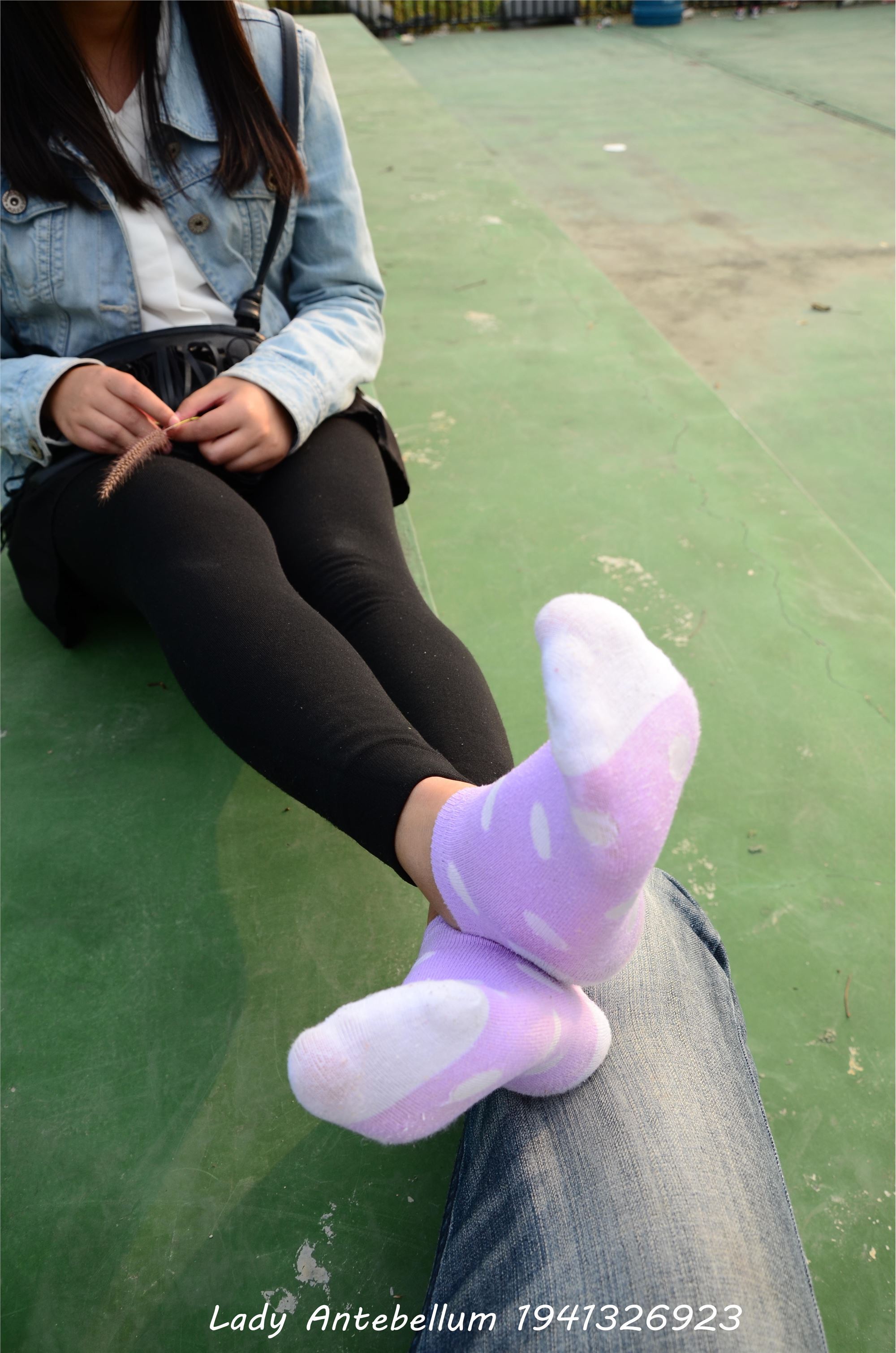 [战前女神] 恋足美腿棉袜女神级摄影套图 019