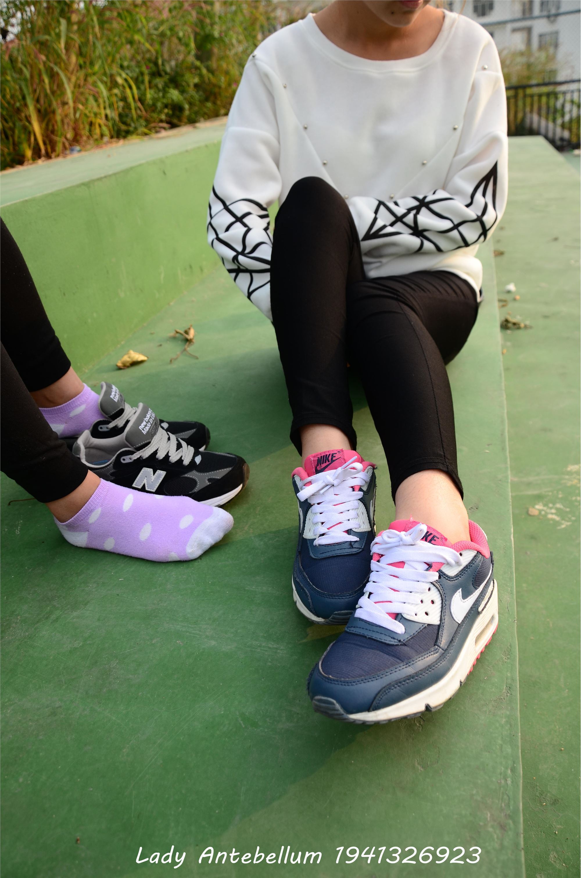 [战前女神] 恋足美腿棉袜女神级摄影套图 019