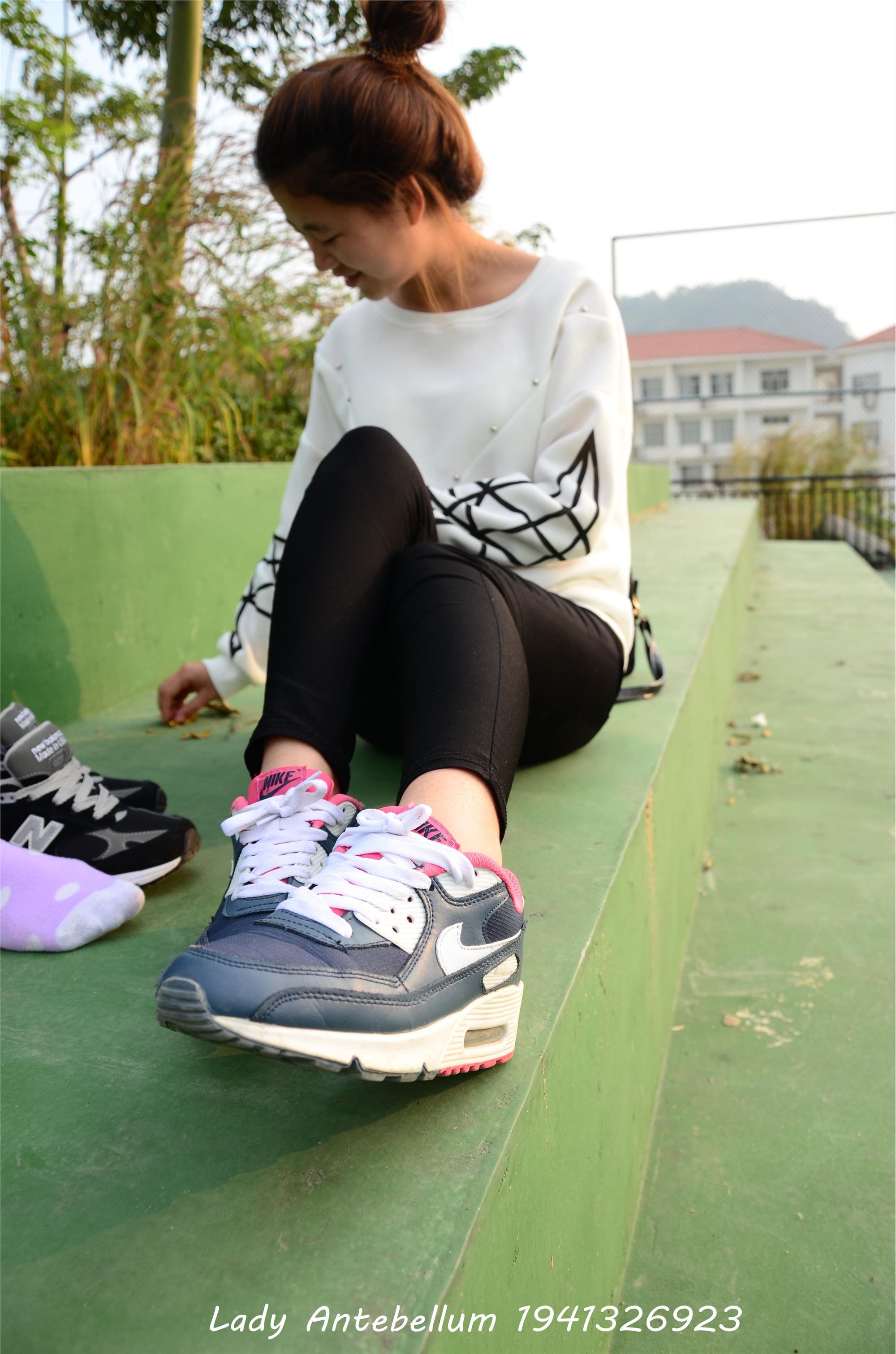 [战前女神] 恋足美腿棉袜女神级摄影套图 019