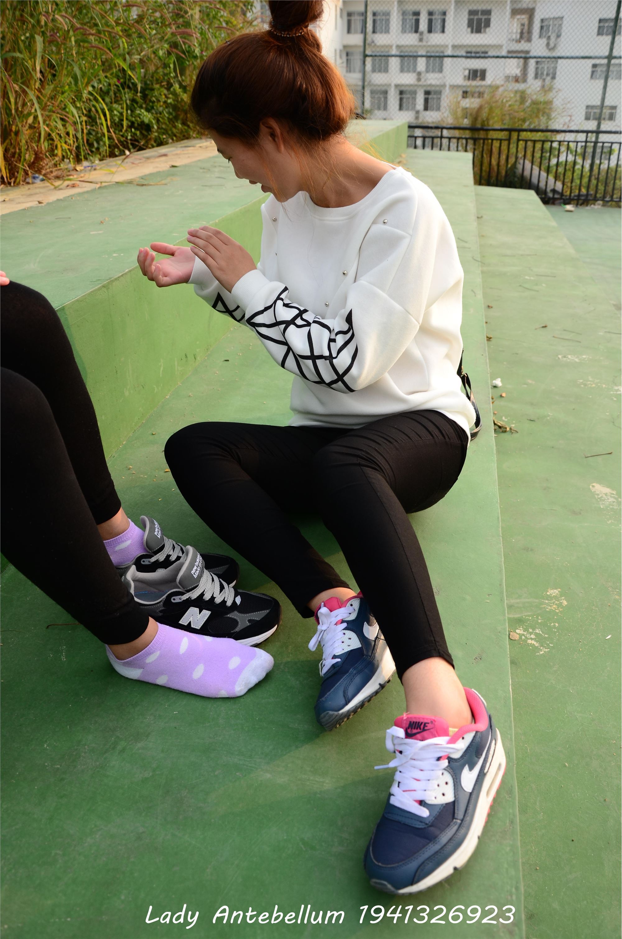 [战前女神] 恋足美腿棉袜女神级摄影套图 019