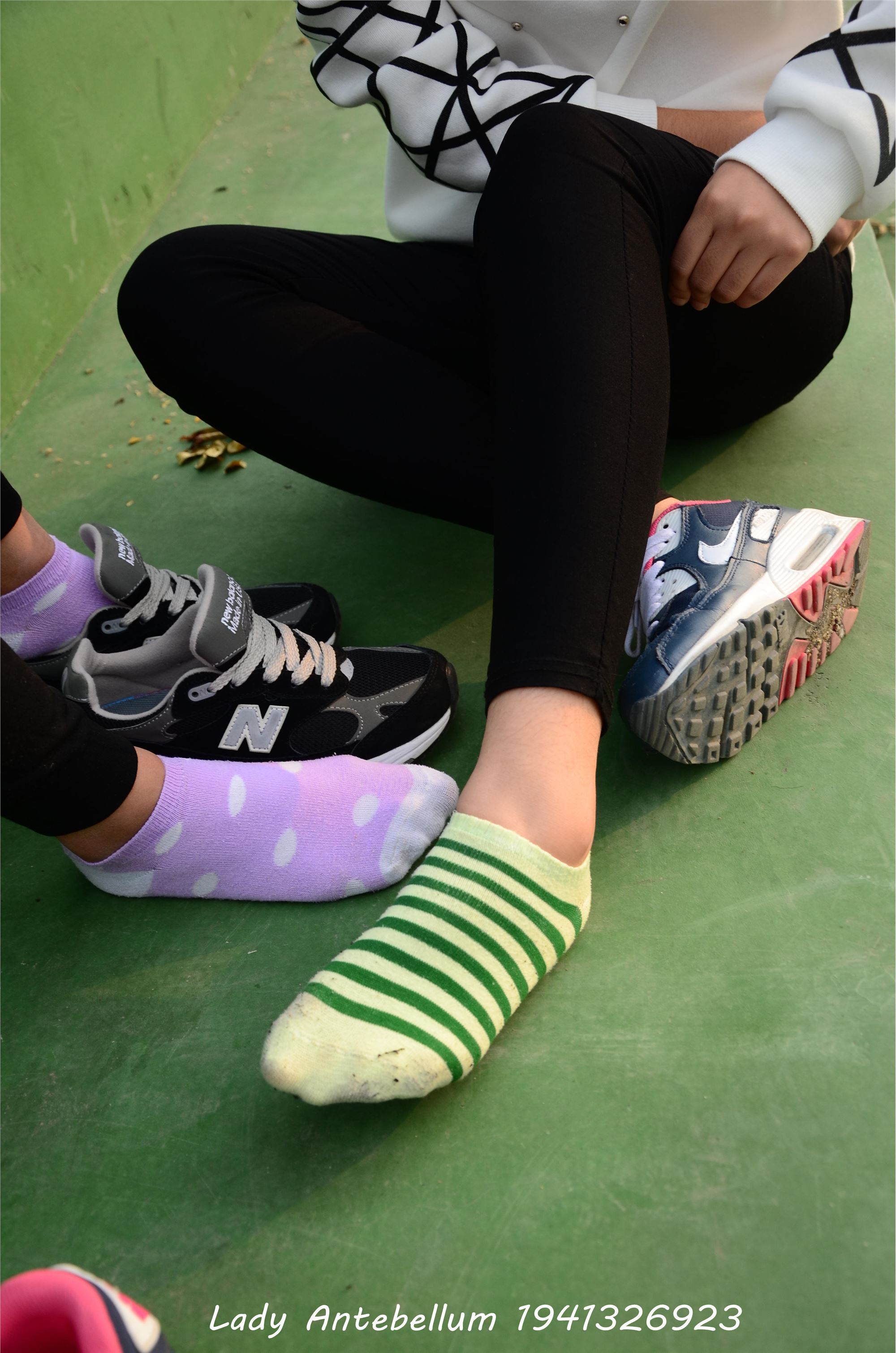 [战前女神] 恋足美腿棉袜女神级摄影套图 019