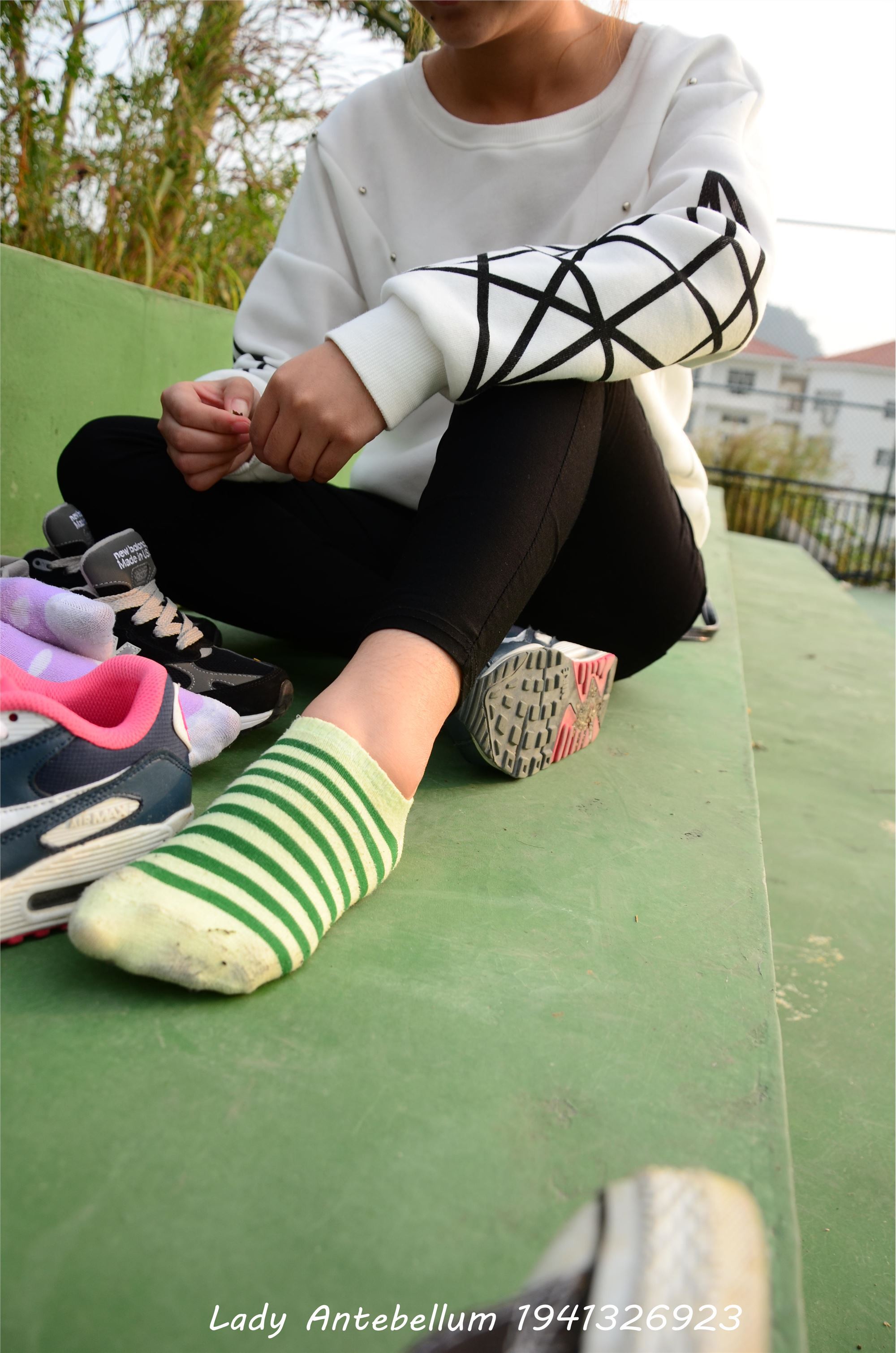 [战前女神] 恋足美腿棉袜女神级摄影套图 019