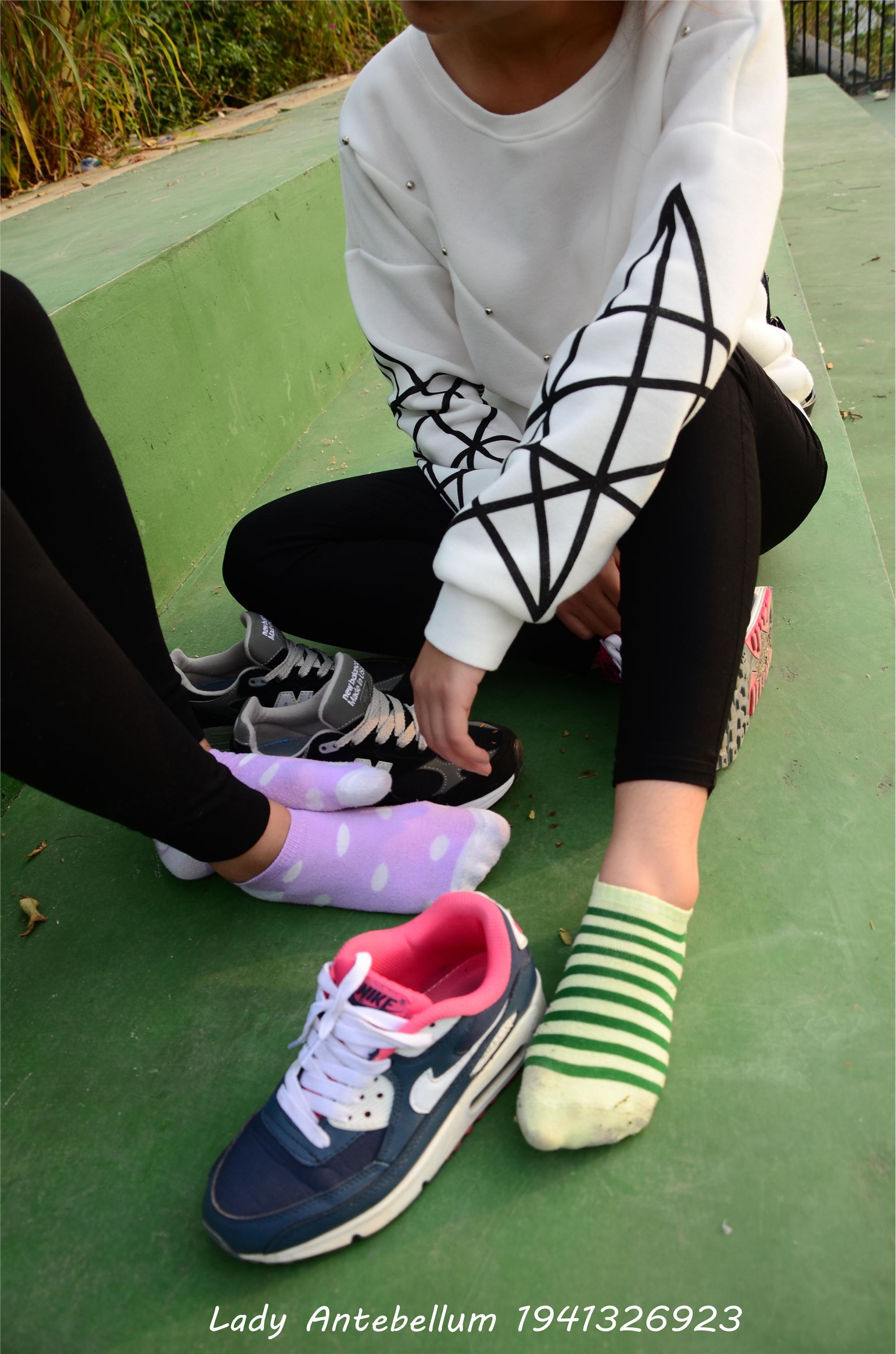 [战前女神] 恋足美腿棉袜女神级摄影套图 019