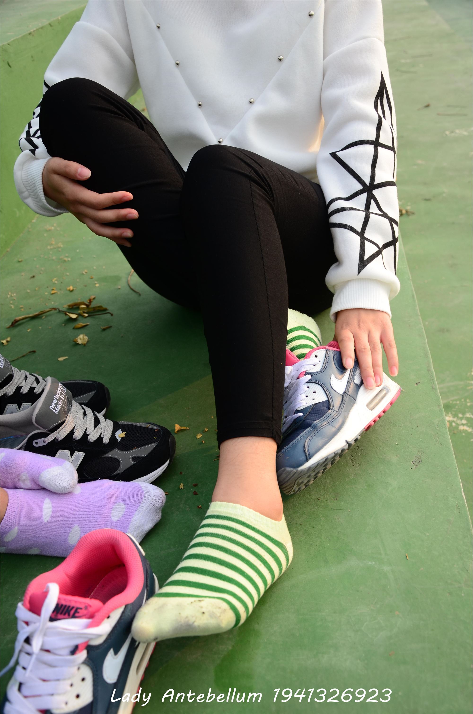 [战前女神] 恋足美腿棉袜女神级摄影套图 019